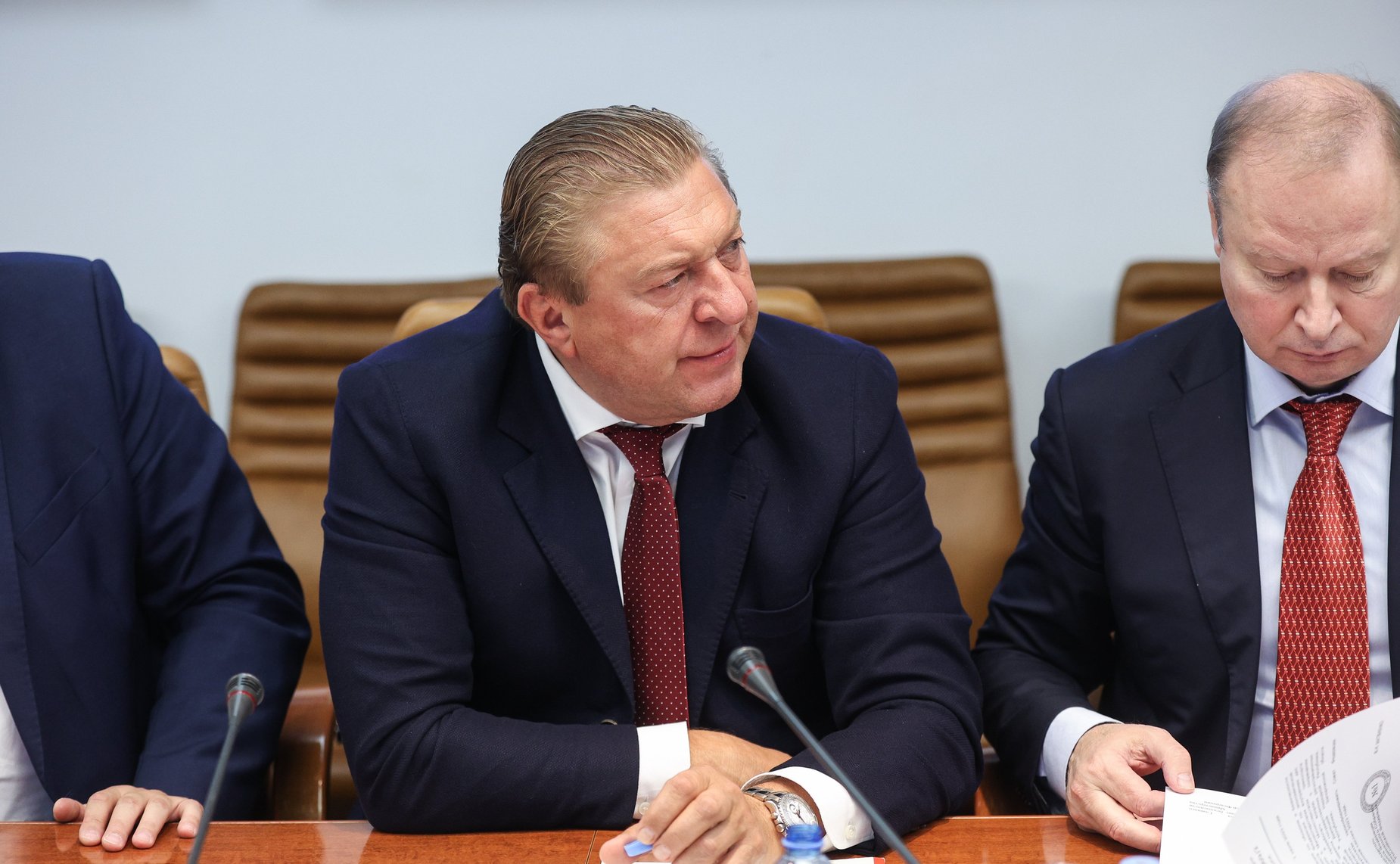 Совещание Комитета СФ по обороне и безопасности совместно с Комитетом СФ по экономической политике «О возможном сокращении переходного периода замены государственных регистрационных знаков автомобилей в ДНР, ЛНР, Запорожской и Херсонской областях»