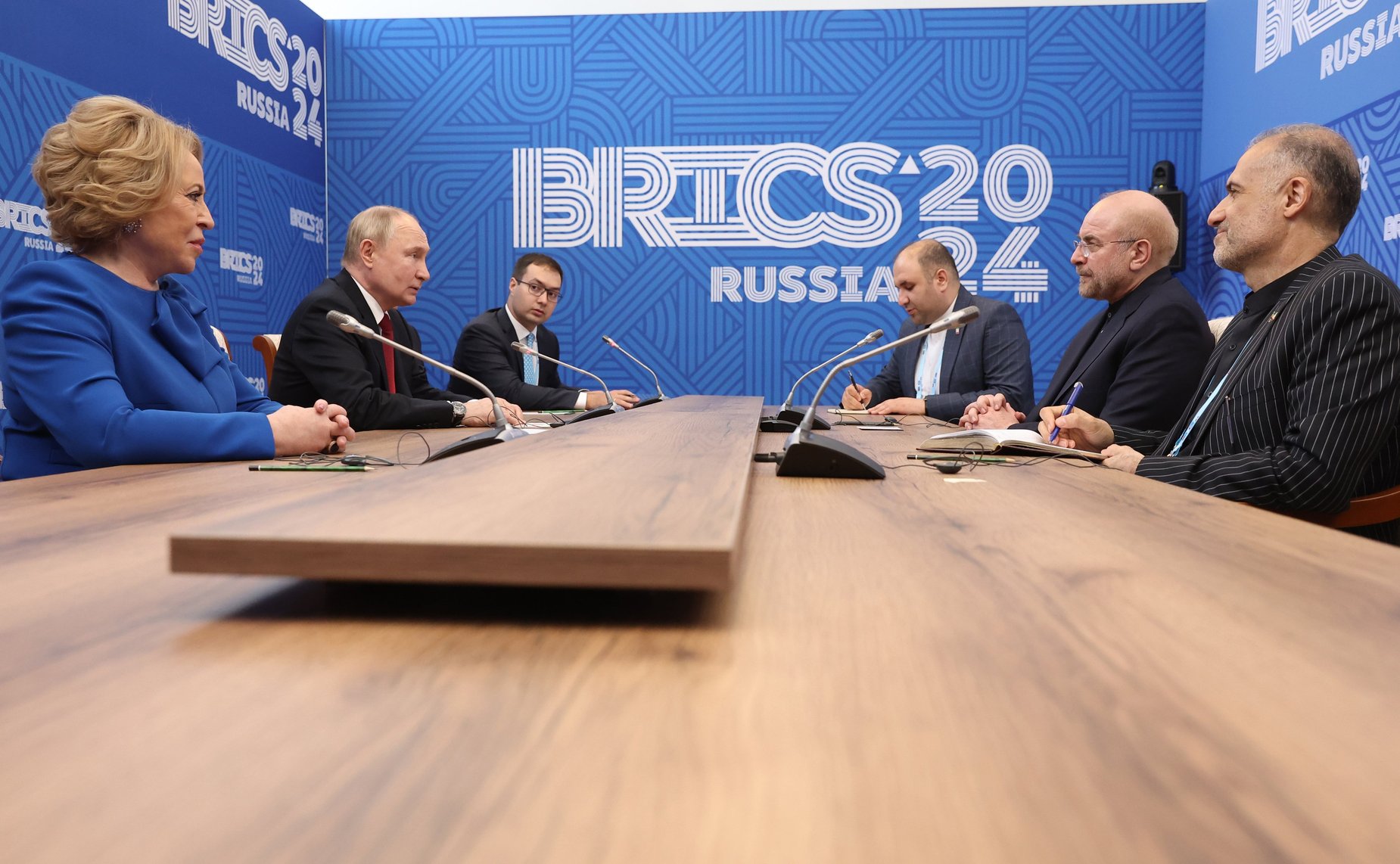 Х Парламентский форум БРИКС. Встреча Президента Российской Федерации Владимира Путина с Председателем Собрания исламского совета Исламской Республики Иран Мохаммадом Багером Галибафом