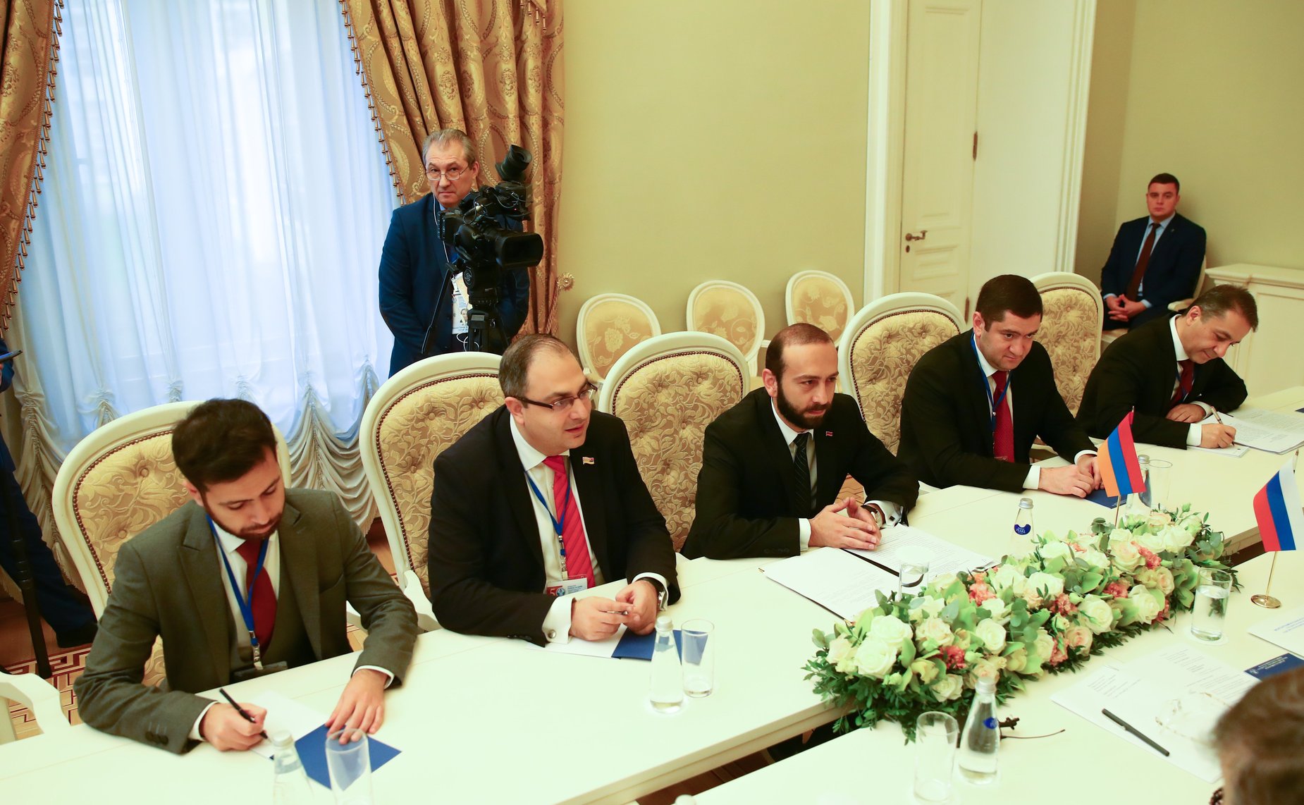 Валентина Матвиенко провела встречу с Председателем Национального собрания Республики Армения Араратом Мирзояном