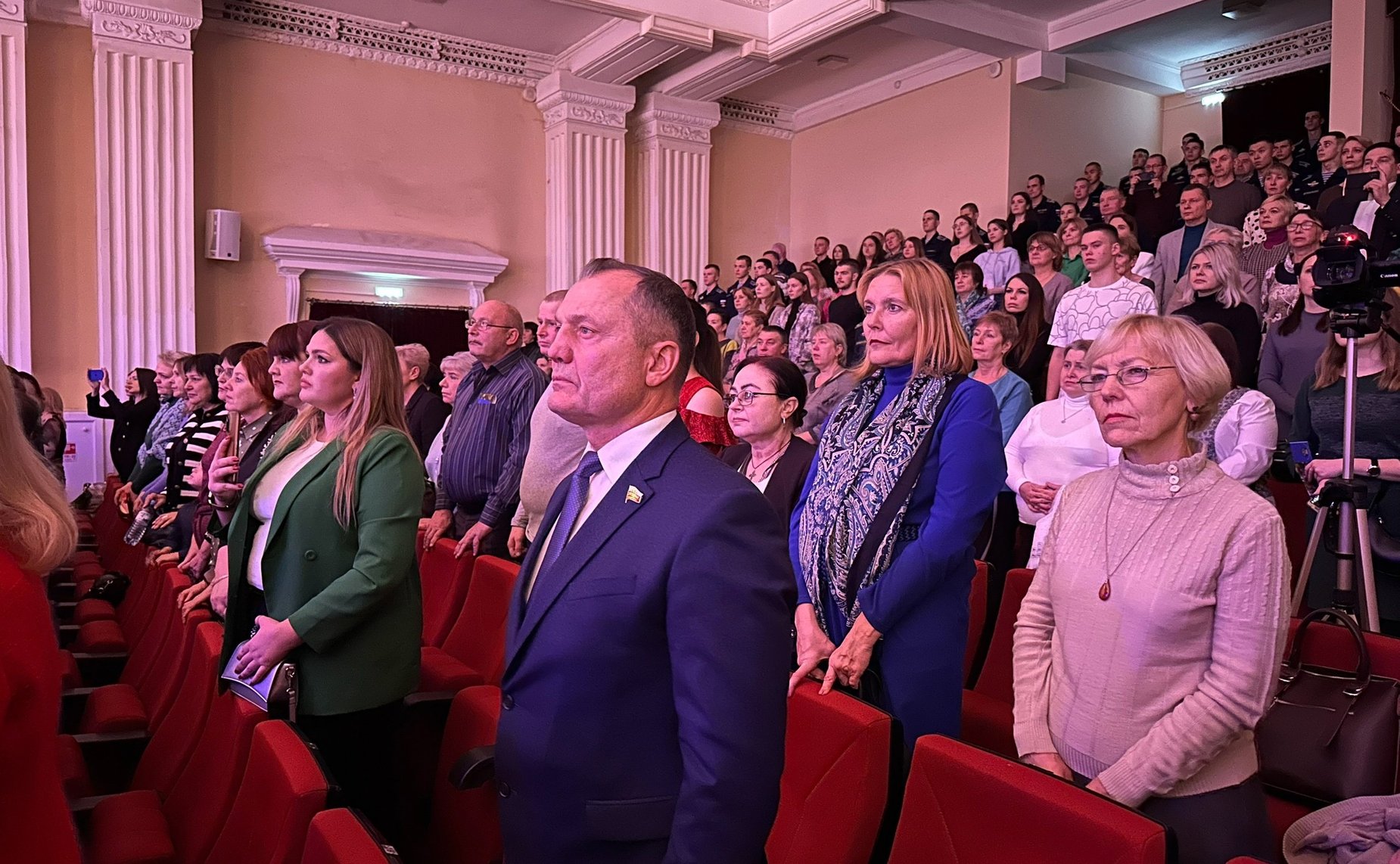 Игорь Мурог поздравил ансамбль Рязанского воздушно-десантного училища «Крылатая пехота» с 30-летием