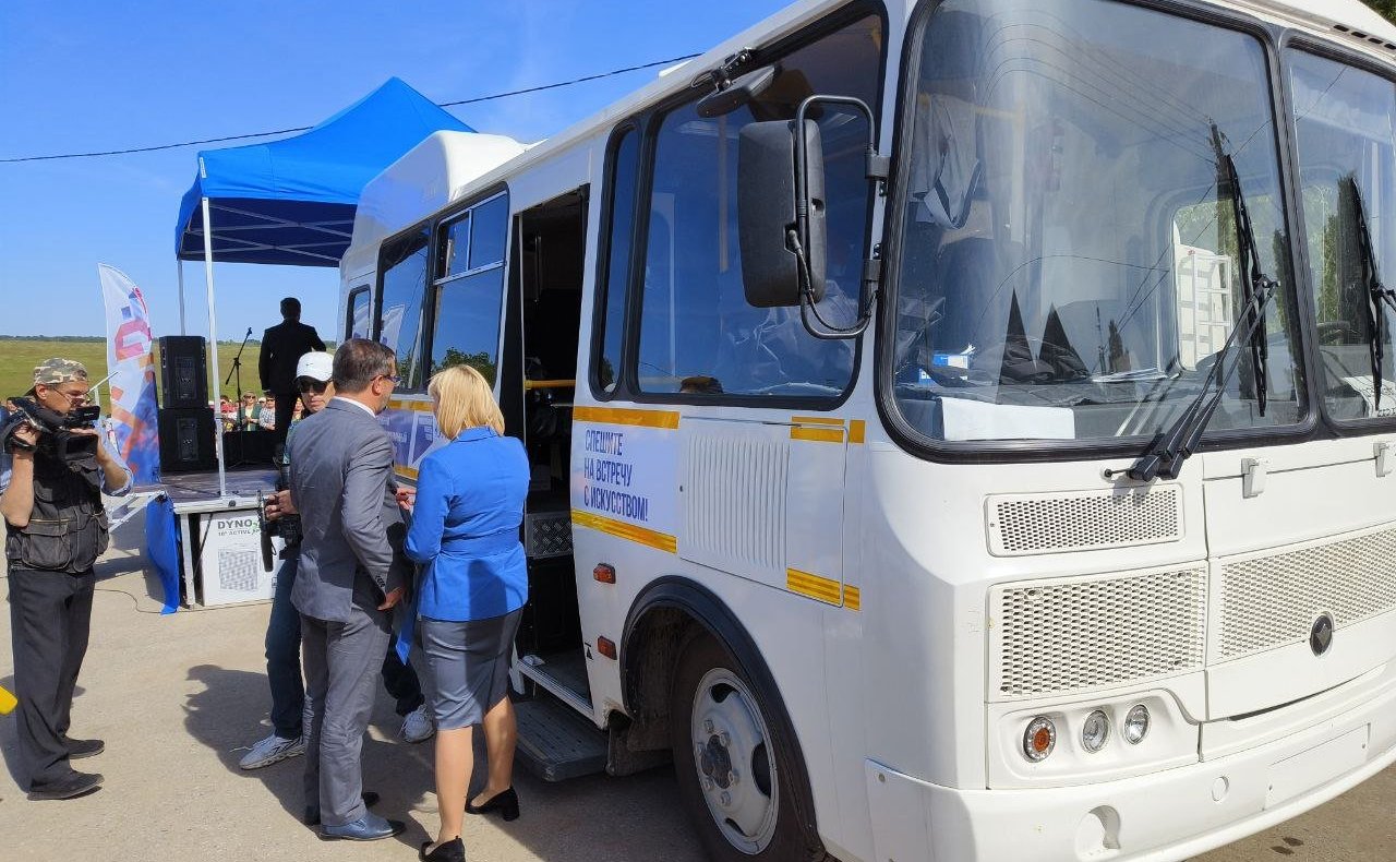 Николай Владимиров принял участие в открытии нового дома культуры в Чувашской Республике