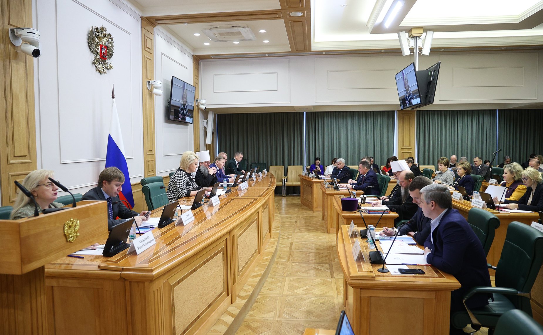 Круглый стол Комитета СФ по науке, образованию и культуре «Воспитание и просвещение как инструменты формирования личности в современном обществе» (в рамках XIV Рождественских парламентских встреч)