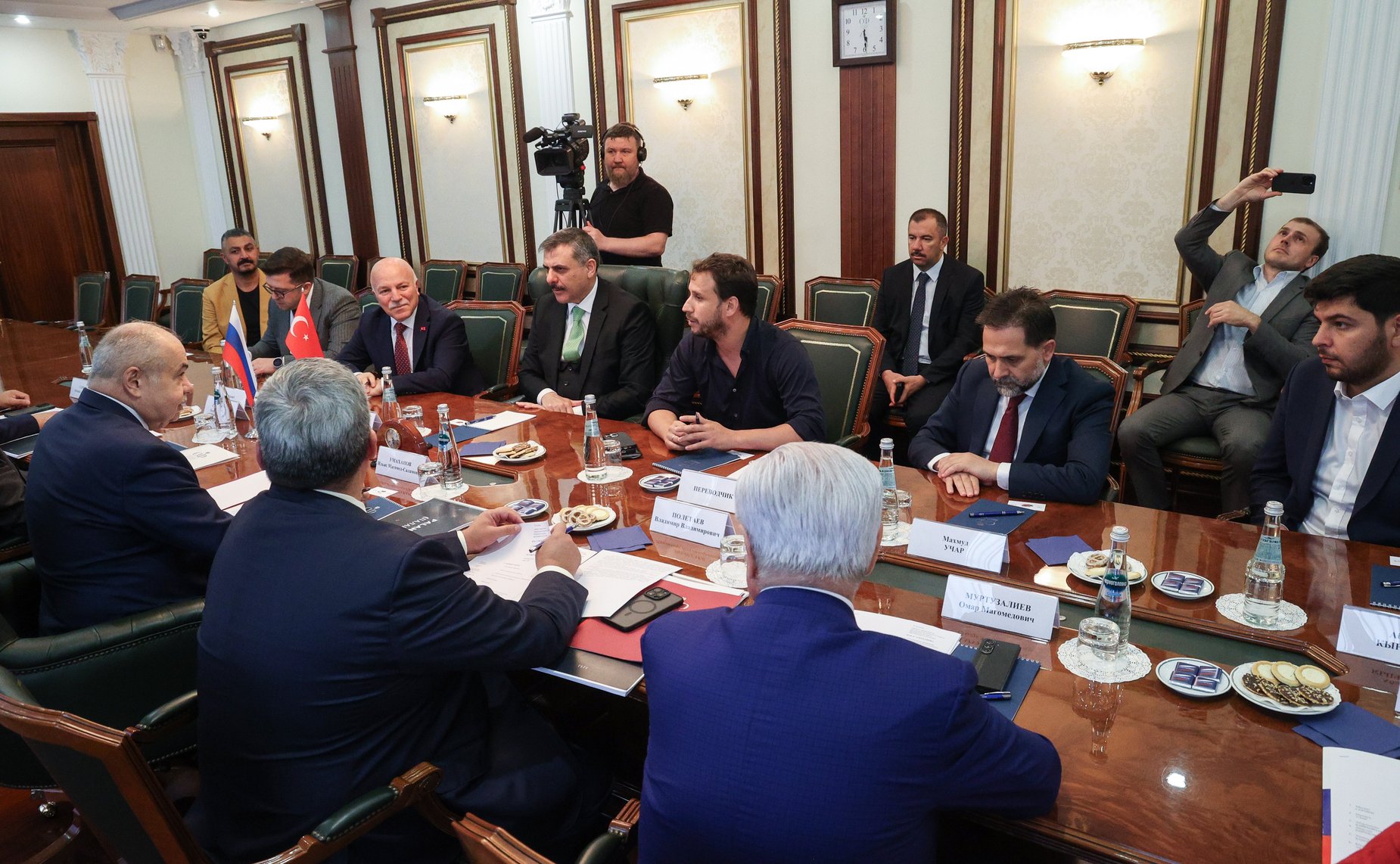 Ильяс Умаханов провел встречу с делегацией турецкой провинции Эрзурум во главе с ее губернатором Мустафой Чифчи