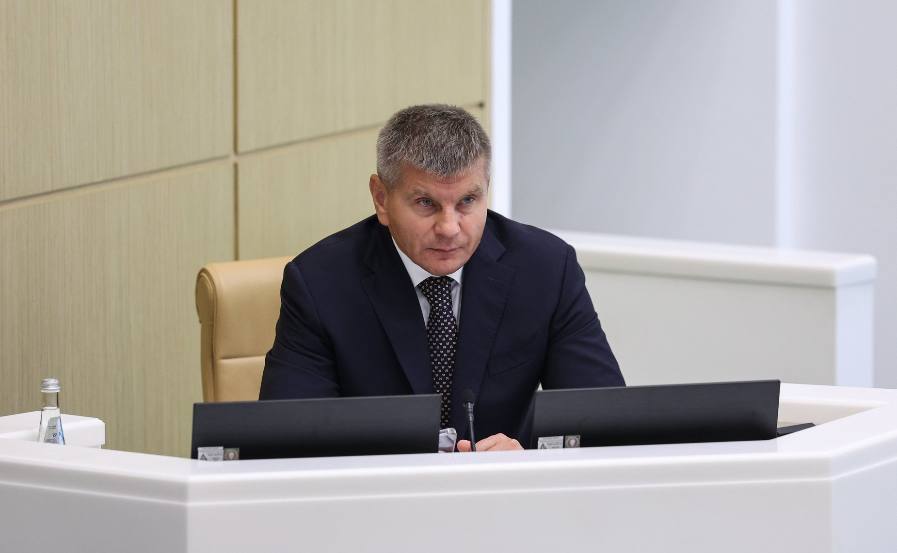 Геннадий Голов