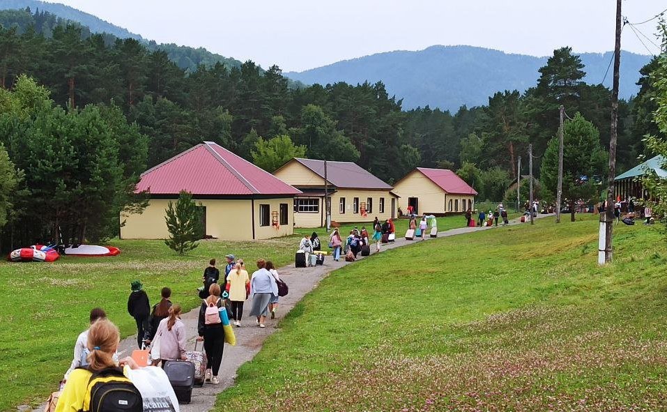Татьяна Гигель в ходе рабочей поездки в регион побывала в детском оздоровительном лагере «Горный Орленок»