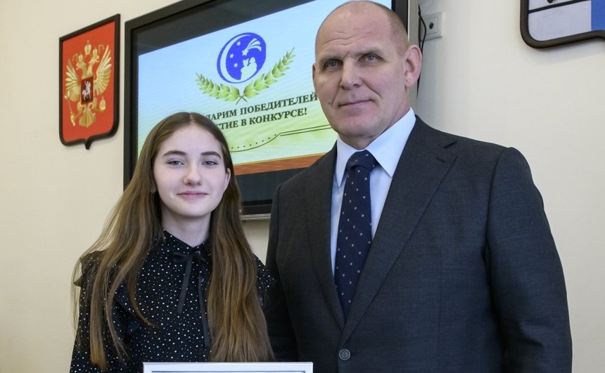 Александр Карелин наградил победителей и лауреатов Всероссийского конкурса «Портрет твоего края»
