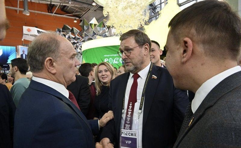 Айрат Гибатдинов и Сергей Рябухин приняли участие в открытии экспозиции Ульяновской области в рамках выставки-форума «Россия» на ВДНХ