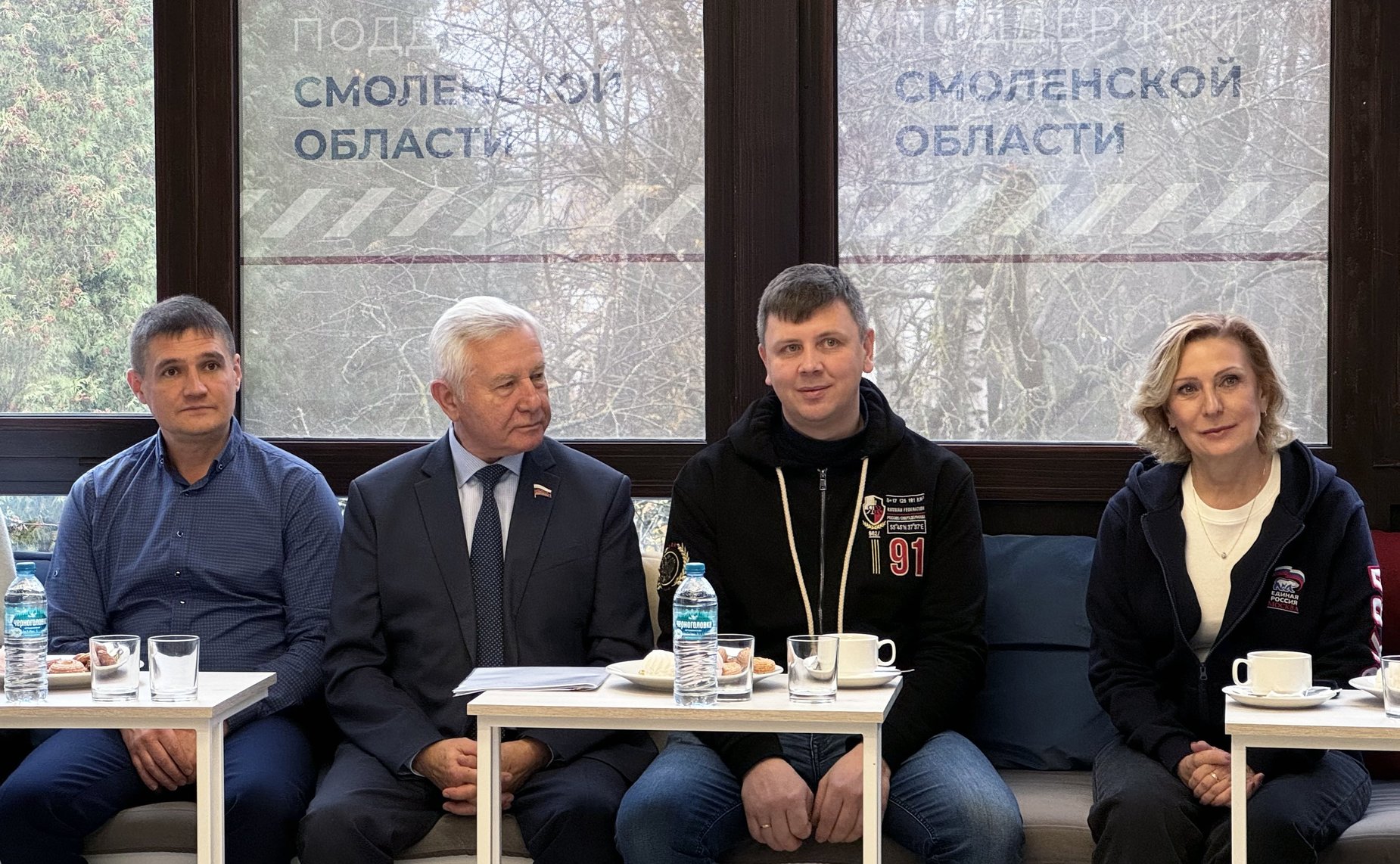 Сенаторы РФ провели встречу с представителями Фонда «Защитники Отечества» и посетили выставку «Мамино сердце»