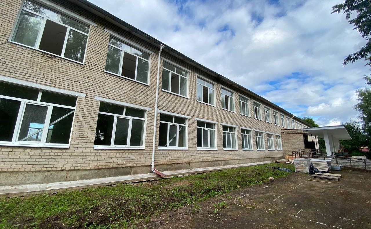 Елена Бибикова проинспектировала ход строительства и ремонта объектов здравоохранения и образования в муниципалитетах Псковской области