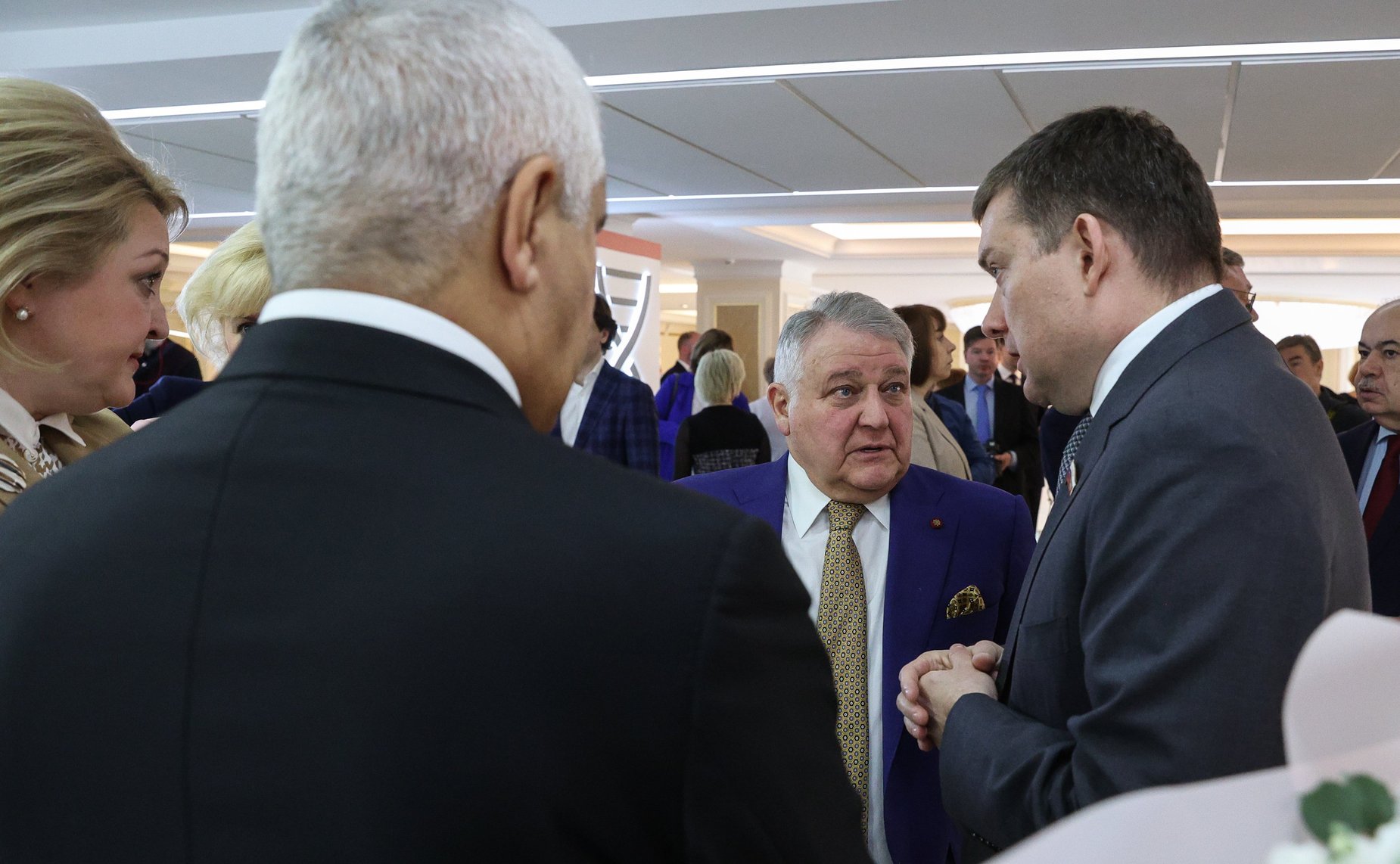 Валентина Матвиенко и президент НИЦ «Курчатовский институт» Михаил Ковальчук открыли выставку «Курчатовский институт – 80 лет для страны и мира»