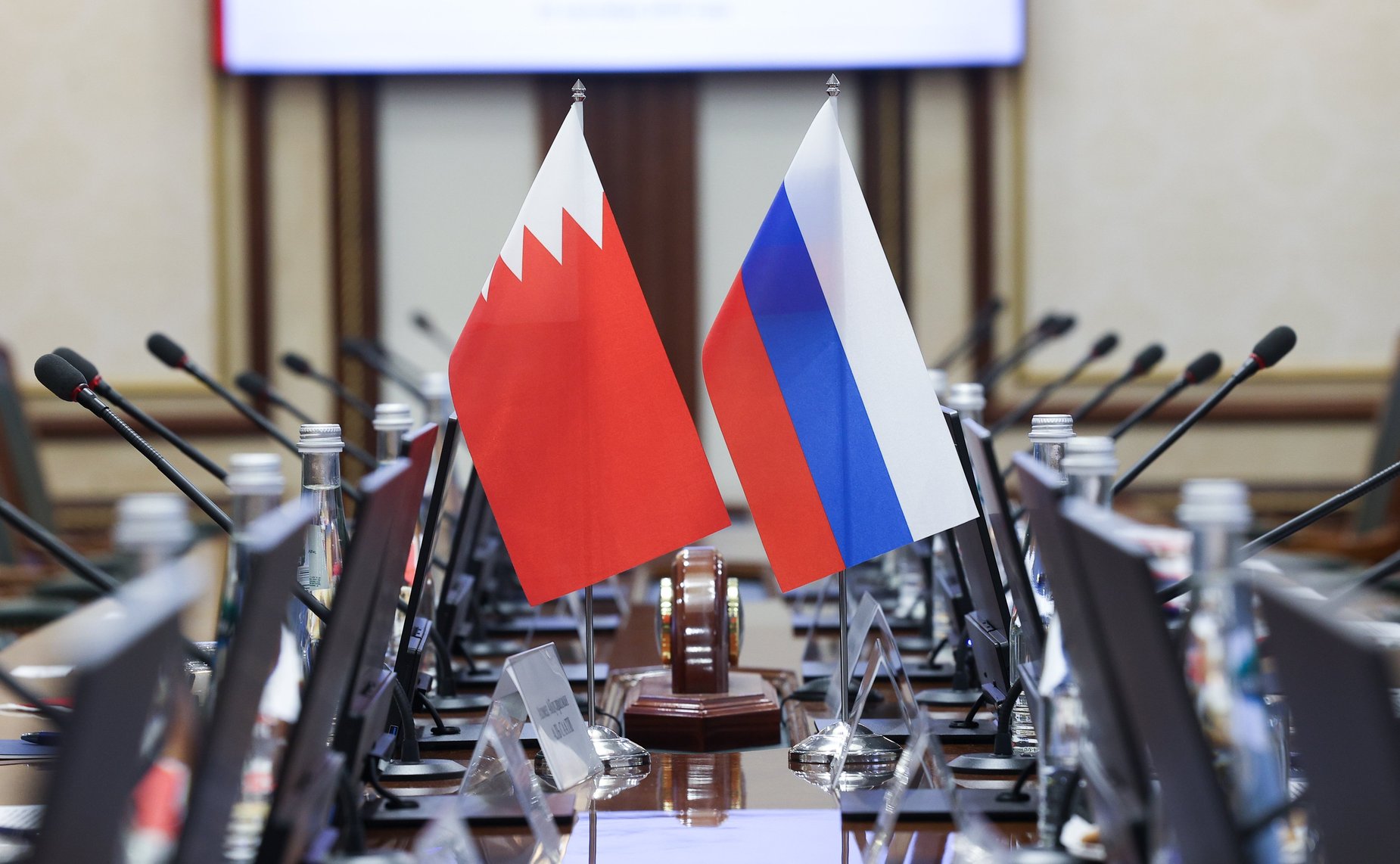 Ильяс Умаханов провел встречу с Чрезвычайным и Полномочным Послом Королевства Бахрейн в РФ Ахмедом Абдулрахманом Махмудом Аль-Саати и Главой Представительства Лиги арабских государств в России Валидом Хамидом Шилтагом