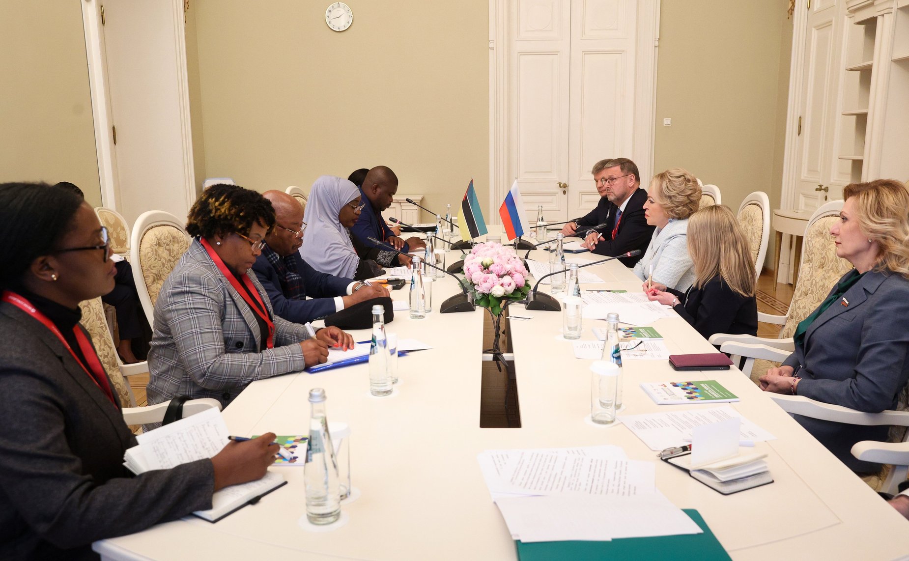 Встреча Валентины Матвиенко с Председателем Ассамблеи Республики Мозамбик Маргаридой Талапой