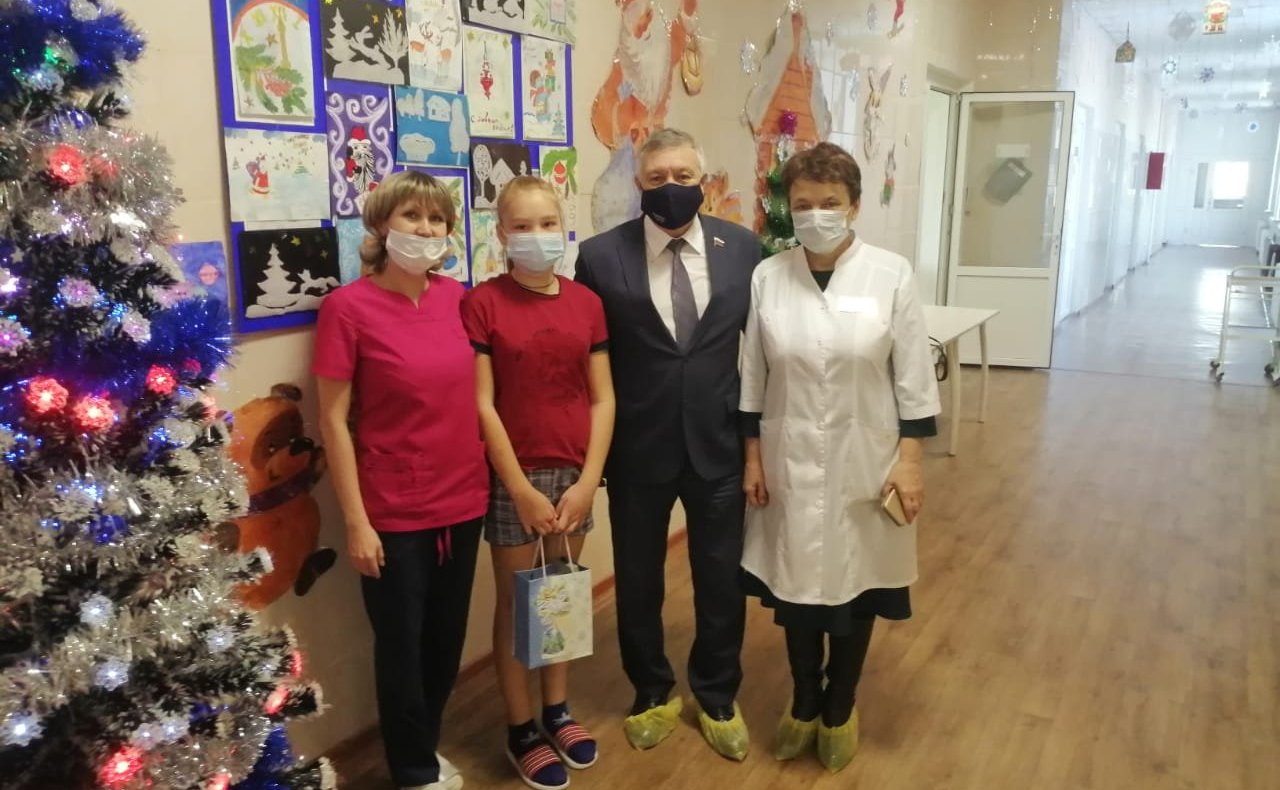 Сергей Михайлов принял участие во Всероссийской акции «Елка желаний», которая проходит в Совете Федерации