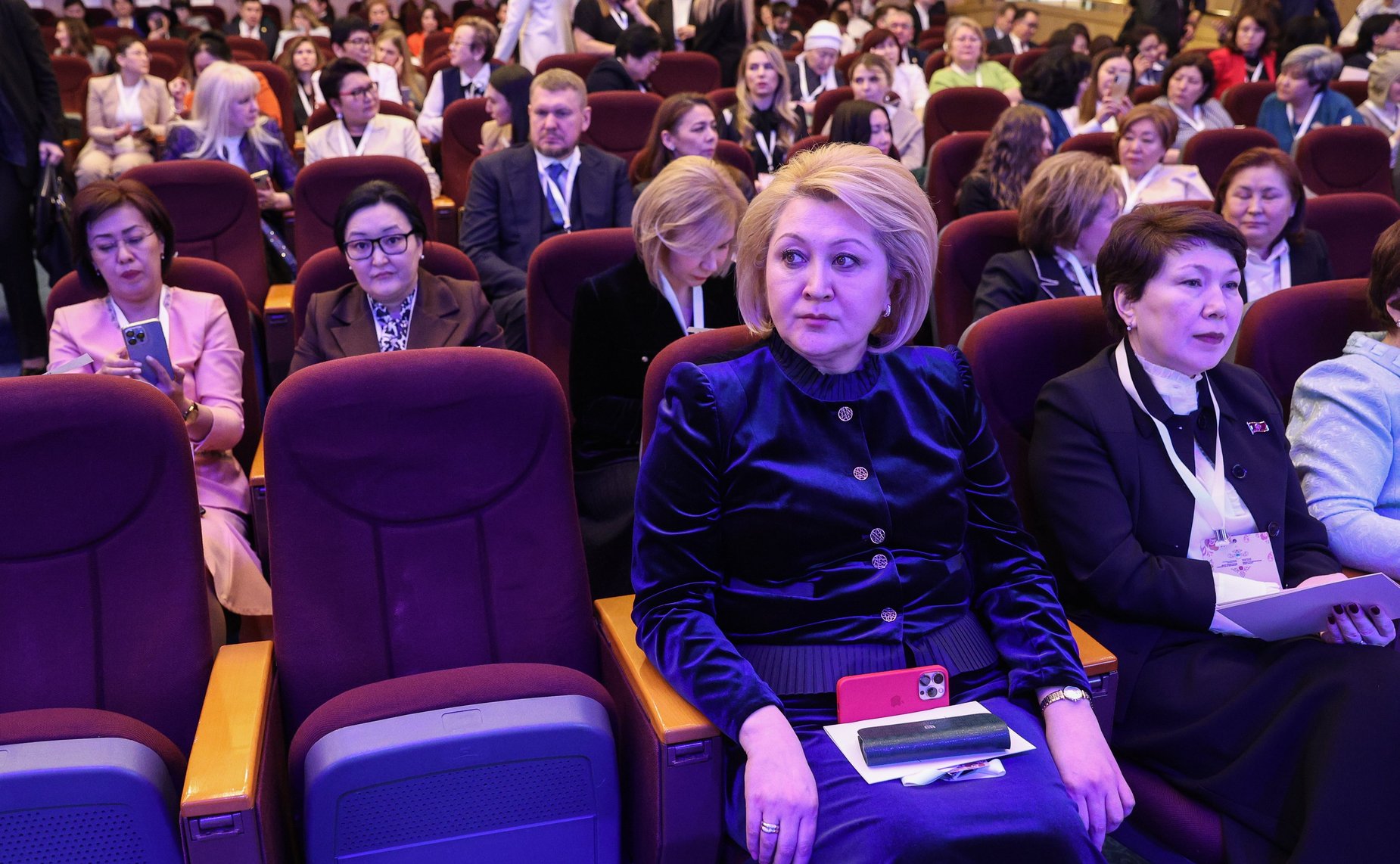 Пленарное заседание Первого Российско-Киргизского женского форума «Диалог женщин России и Кыргызстана во имя будущего»