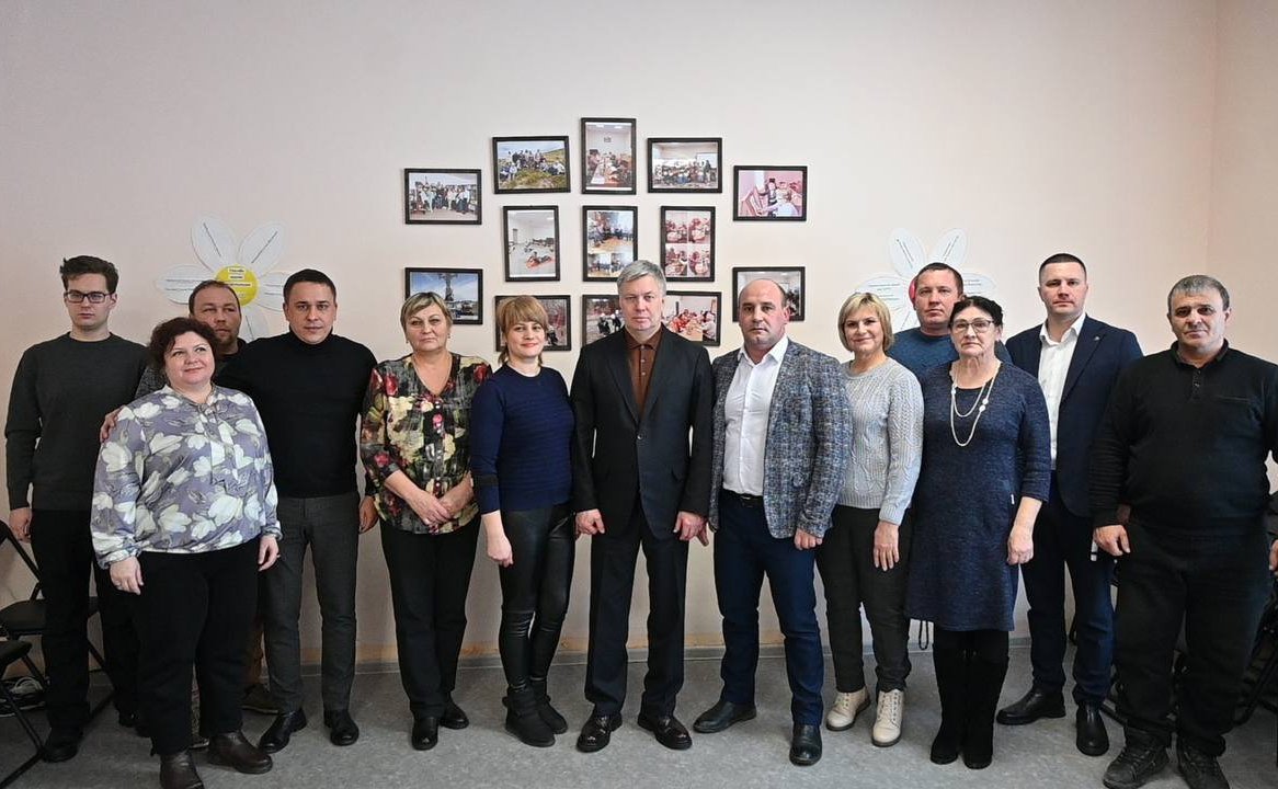 В Тереньгульском районе Ульяновской области прошла встреча районных активистов с губернатором Алексеем Русских, сенатором РФ Айратом Гибатдиновым и депутатами местного Совета Депутатов