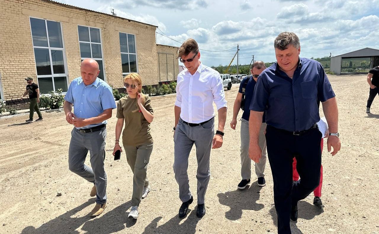 Дарья Лантратова проверила ход восстановления социальных объектов Марковского района ЛНР