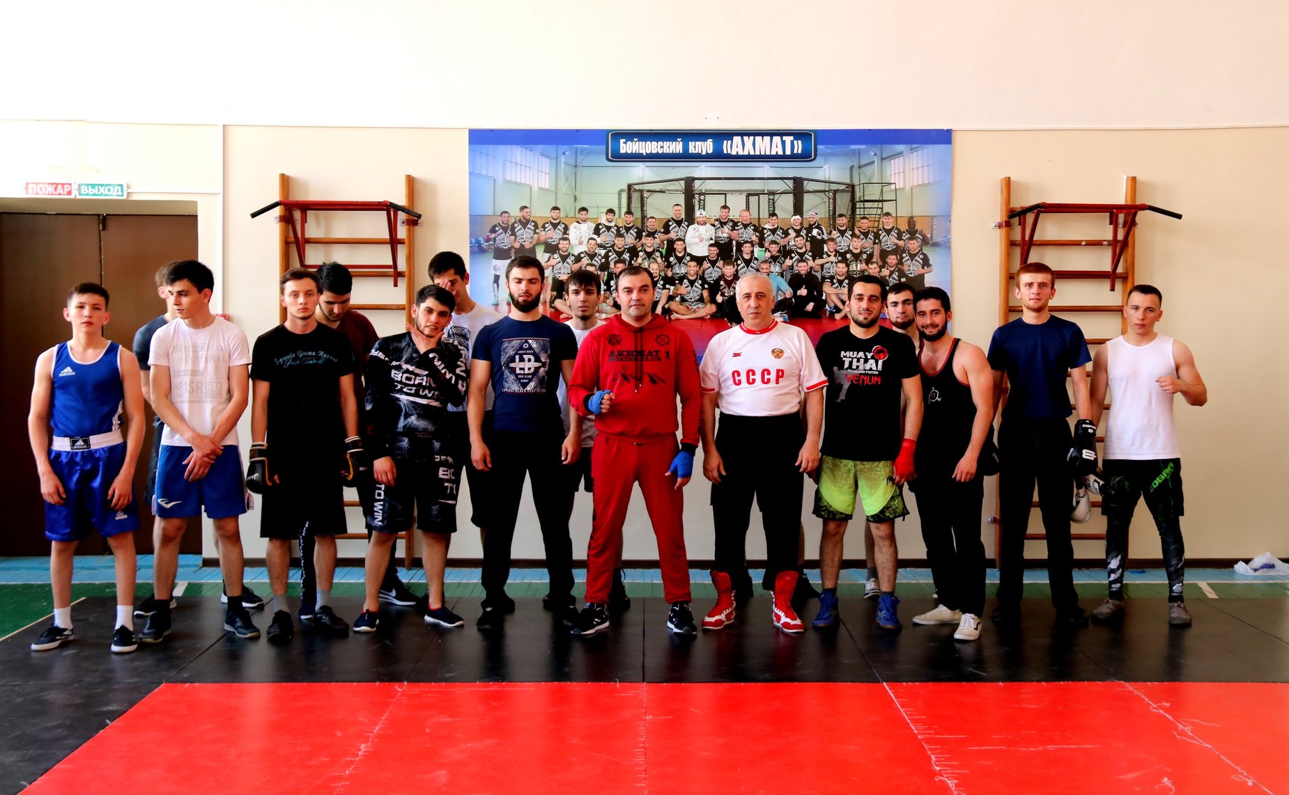 Студенты и преподаватели Грозненского государственного нефтяного технического университета (ГГНТУ) им. академика М.Д. Миллионщикова