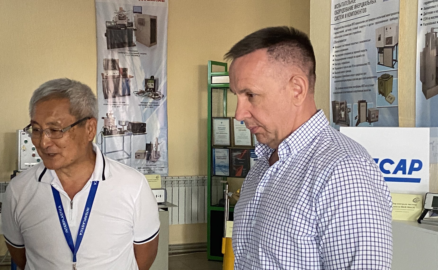 Сенатор Олег Алексеев осмотрел саратовское предприятие «НИТИ-Тесар»