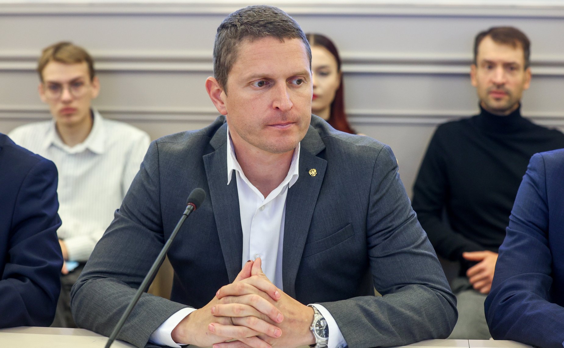 Наталья Мельникова провела встречу с активистами молодежного землячества Псковской области