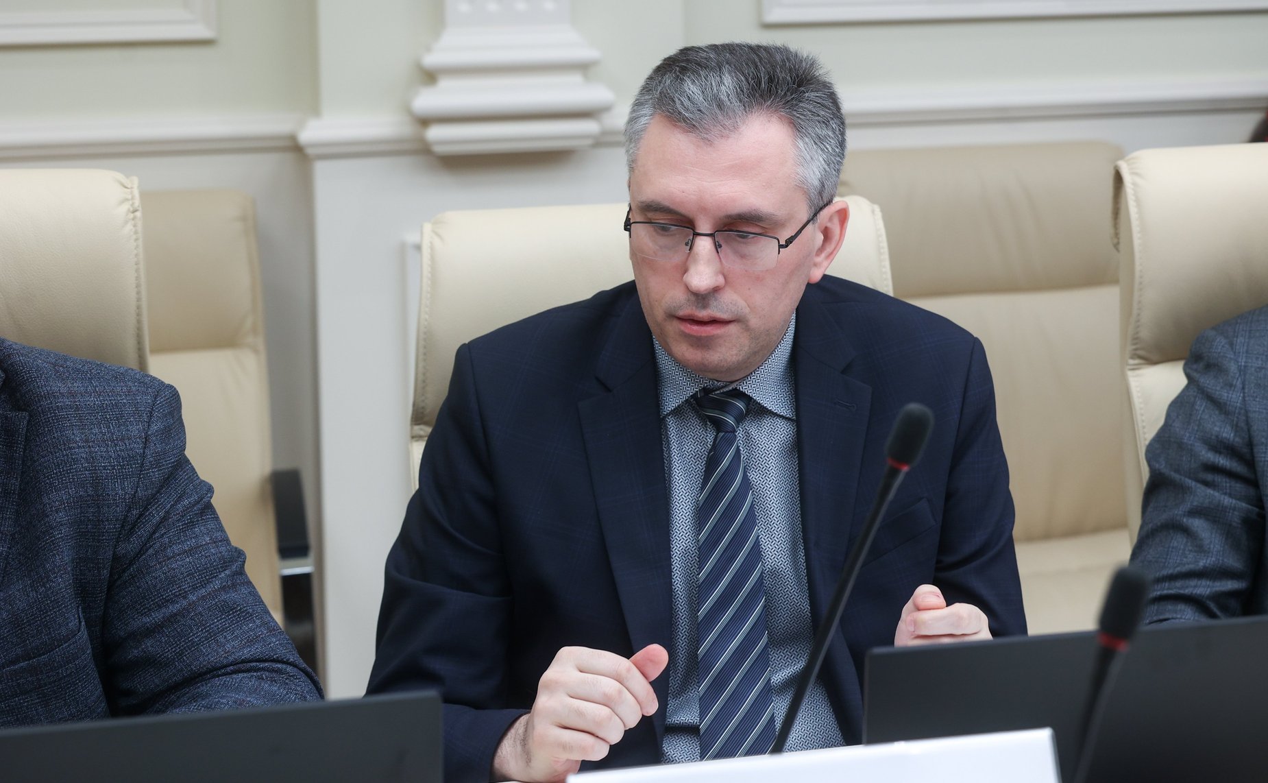 Круглый стол Комитета СФ по социальной политике «Актуальные вопросы совершенствования мер поддержки молодых специалистов, работающих в сфере здравоохранения (в рамках проекта «Всероссийская научная школа «Медицина молодая»)»