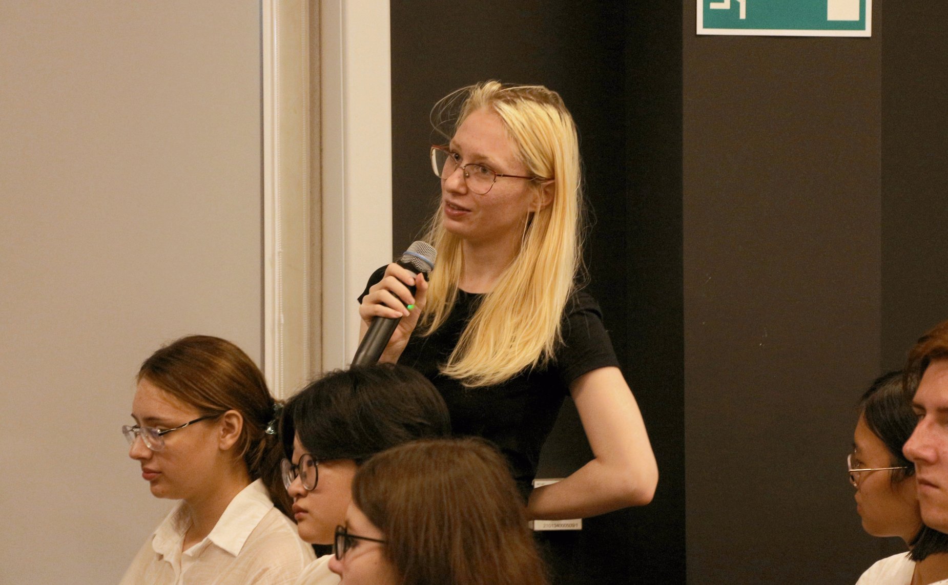 Григорий Карасин в ходе работы в регионе провел встречу со студентами и с участниками дипломатического клуба школьников