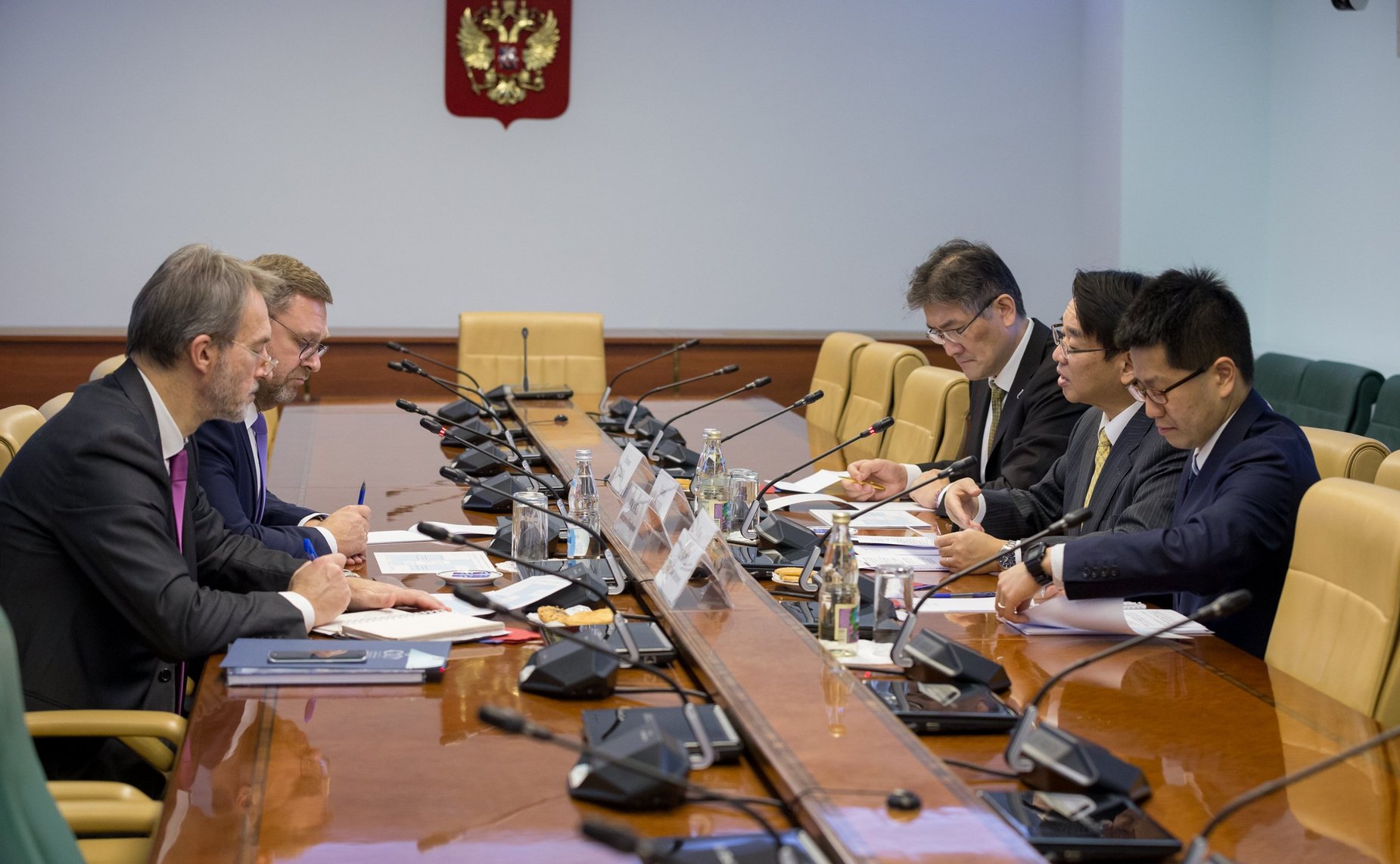 Встреча К. Косачева с Чрезвычайным и Полномочным Послом Японии в России Т. Кодзуки