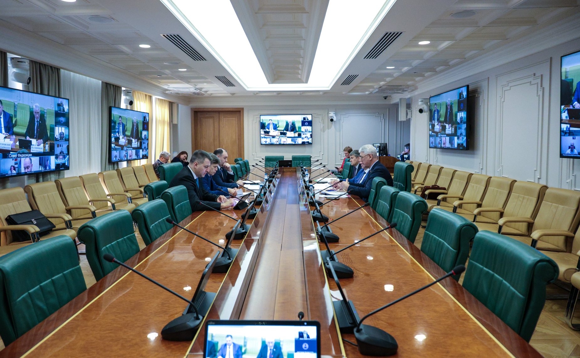 Совещание Комитета СФ по экономической политике «О подготовке комплекса мер по восстановлению судоходства в бассейне реки Амур: развитие пассажирских и грузовых перевозок»