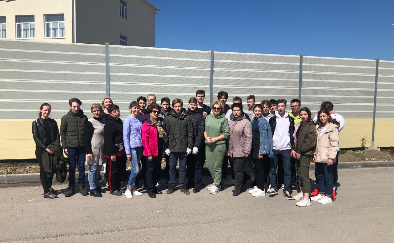 Екатерина Алтабаева в Севастополе приняла участие во всероссийском субботнике