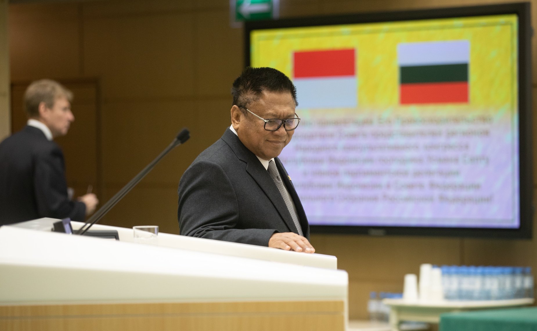 Председатель Совета представителей регионов Народного консультативного конгресса Индонезии Усман Сапта