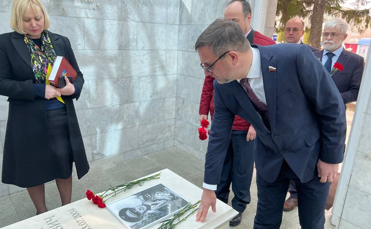 Николай Владимиров открыл митинг, посвященный памяти дважды Героя Советского Союза, летчика-космонавта СССР Андрияна Николаева