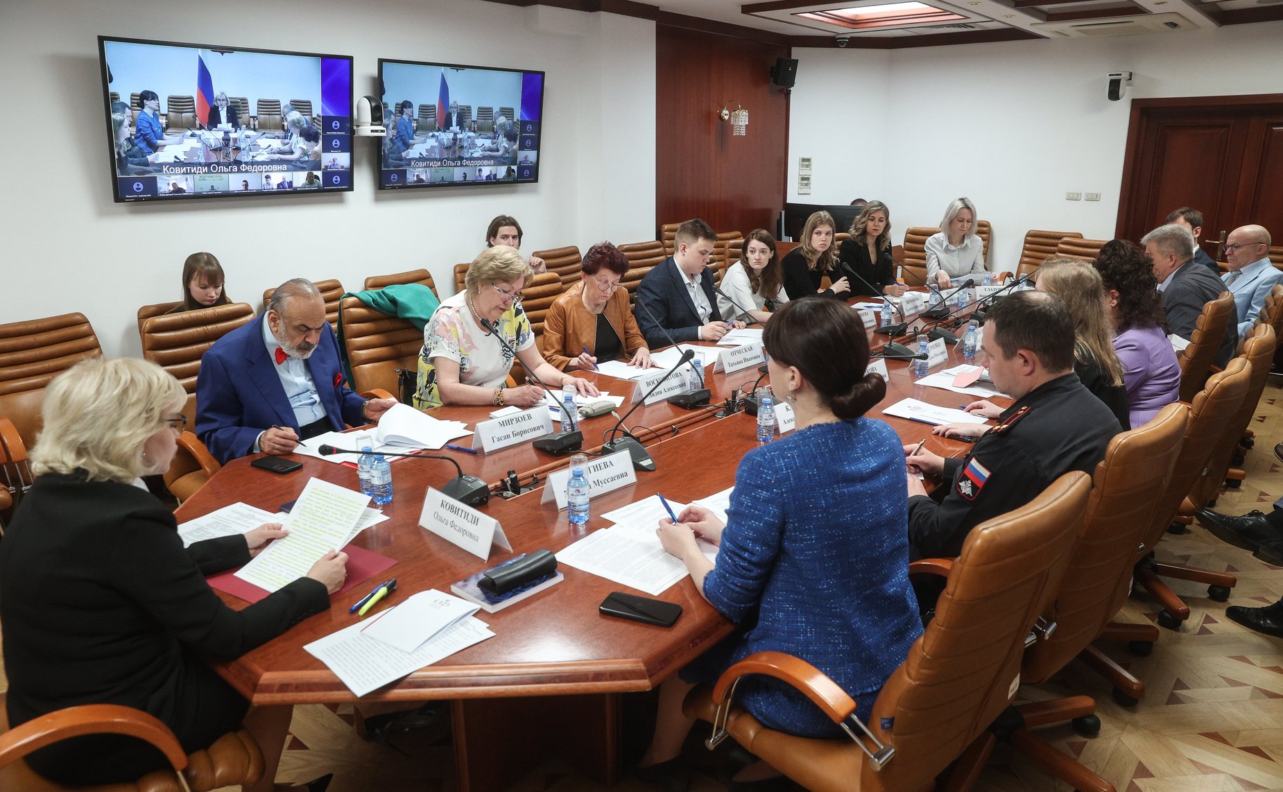 Круглый стол Комитета СФ по конституционному законодательству и государственному строительству