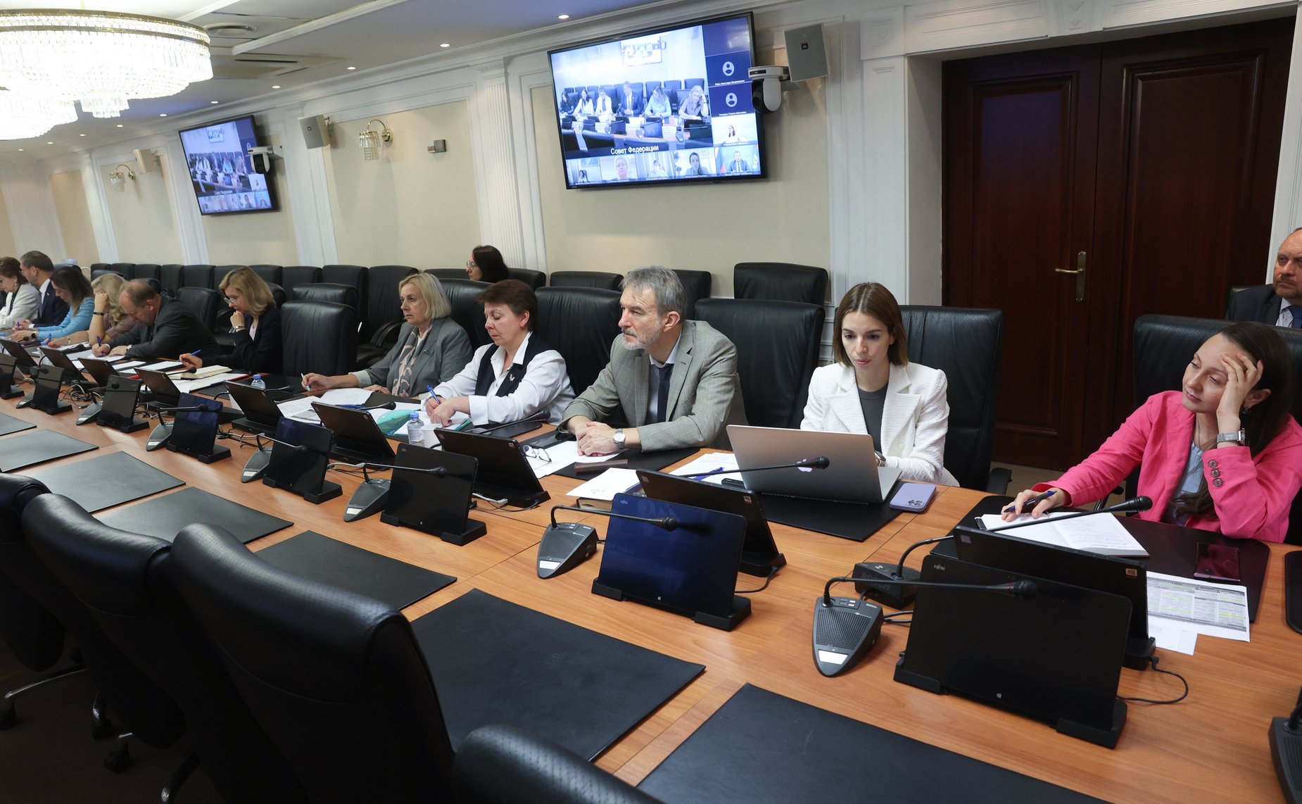Первое заседание редакционного комитета по подготовке Итогового документа Четвертого Евразийского женского форума