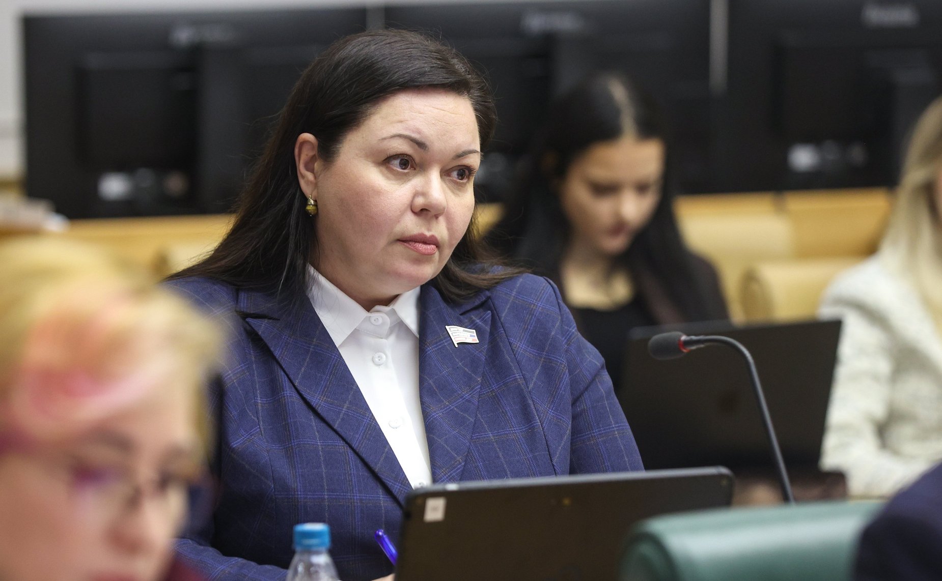 Круглый стол на тему «Особый порядок привлечения к административной ответственности судей и иных должностных лиц, выполняющих определенные государственные функции»