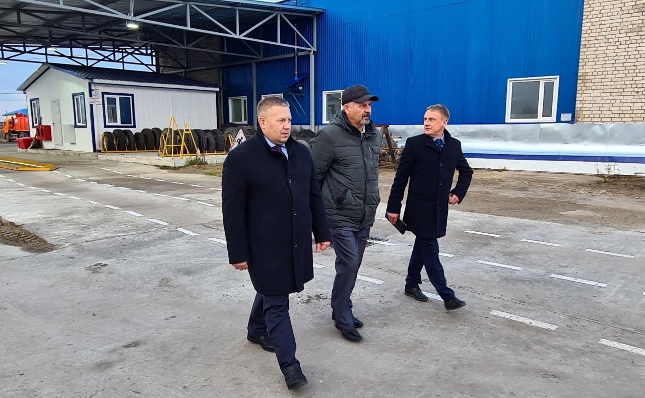 Денис Гусев в рамках работы в регионе посетил муниципальное унитарное предприятие «Нарьян-Марское автотранспортное предприятие»