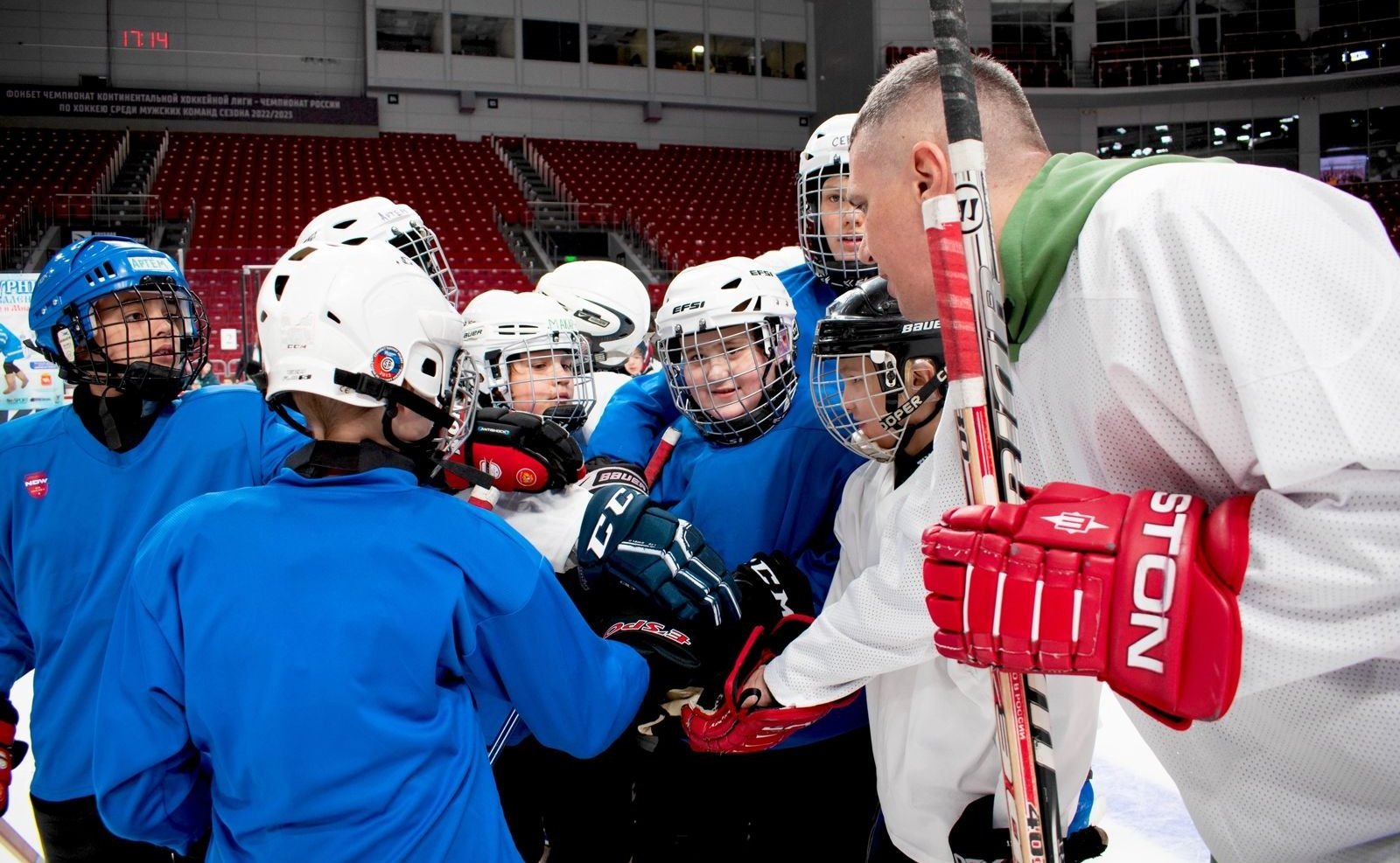 Маргарита Павлова оказала поддержку участию в спортивном мероприятии – хоккее в валенках с мячом — команде детей с ментальными особенностями развития и аутизмом