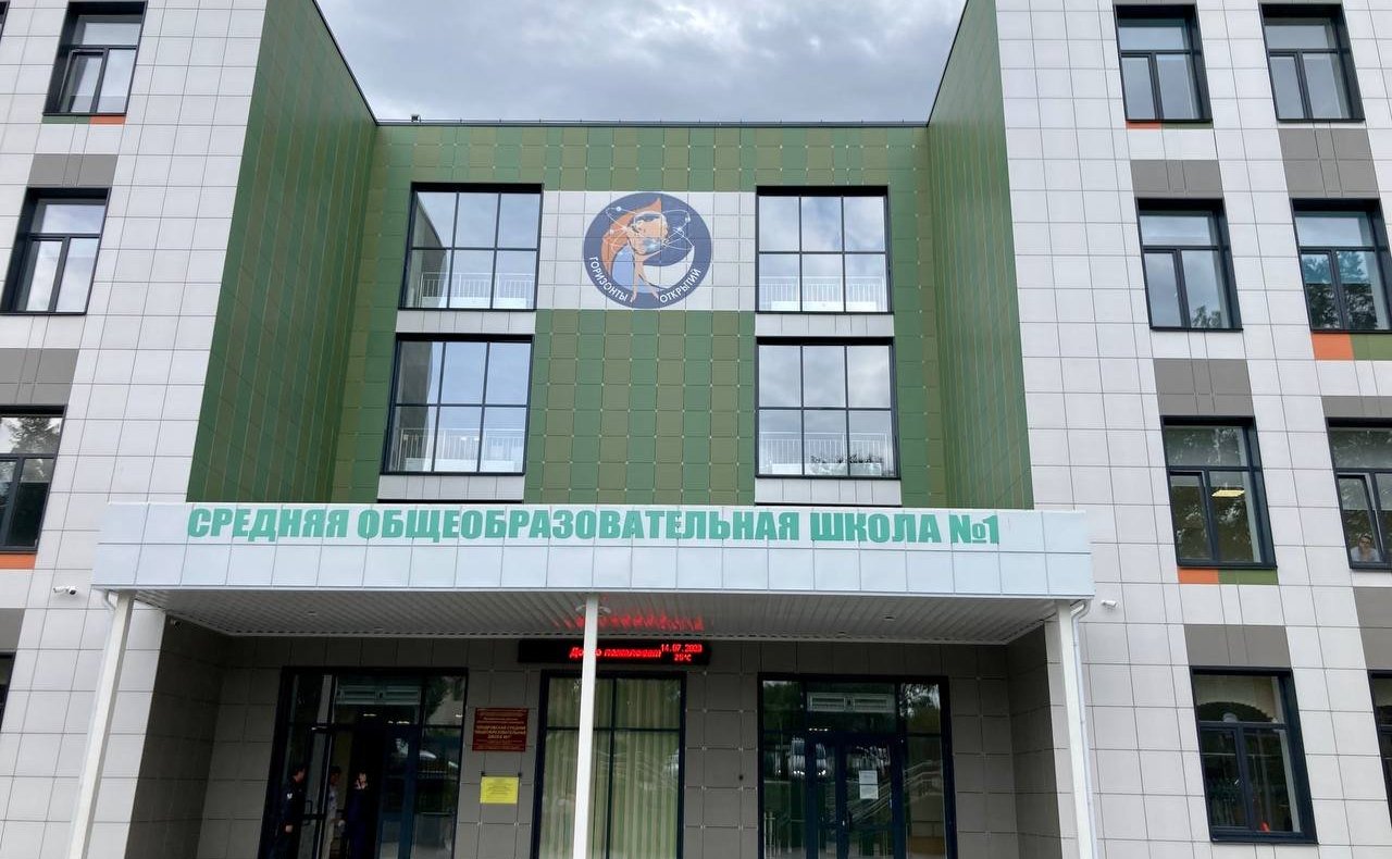 Анатолий Артамонов в ходе рабочей поездки в регион посетил Дзержинский район