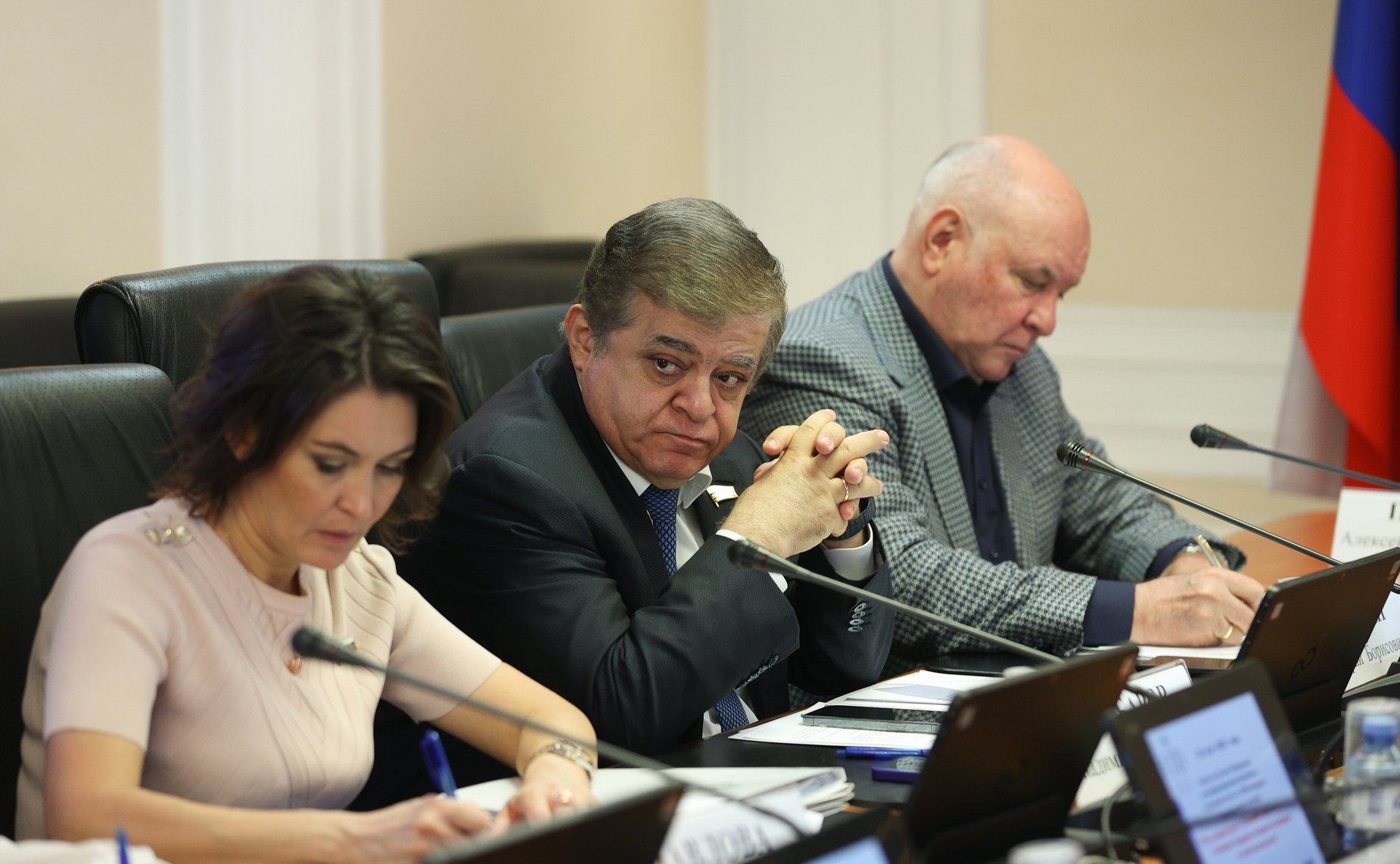 «Круглый стол» Комитета СФ по конституционному законодательству и государственному строительству совместно с Временной Комиссией СФ по информационной политике и взаимодействию со СМИ