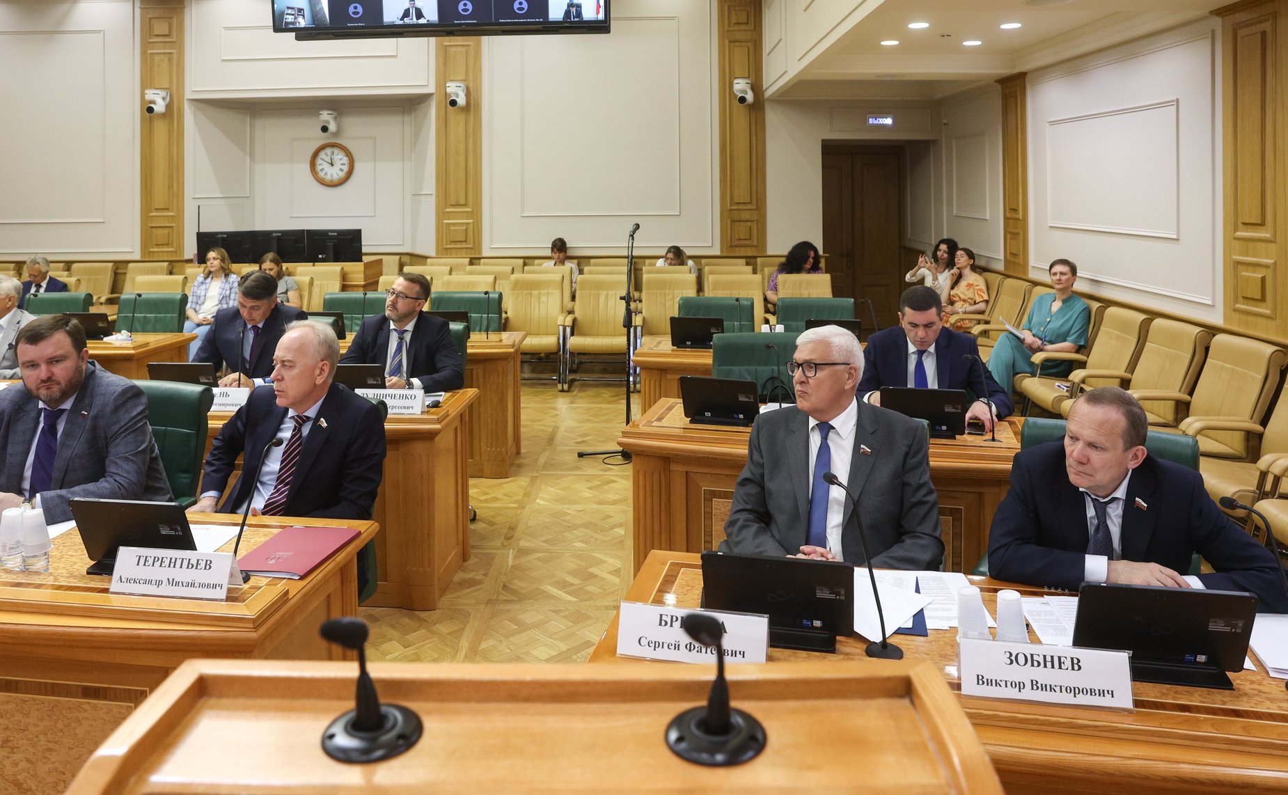 Заседание Совета по развитию транспортного комплекса в субъектах РФ при СФ на тему «О развитии сети аэропортов гражданской авиации в Российской Федерации (модернизация действующих и строительство новых)»