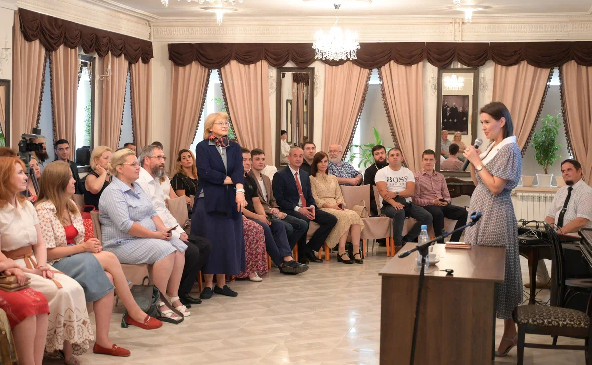 Маргарита Павлова обсудила с представителями общественности региона законодательные инициативы по изменению семейной политики России