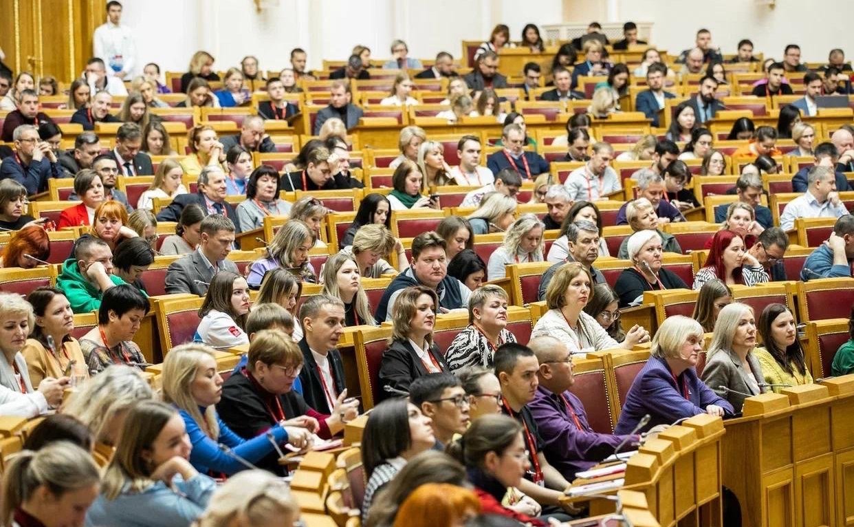 Андрей Хапочкин на Всероссийском форуме «Патриот» в Санкт-Петербурге выступил на тему патриотического воспитания детей и молодежи
