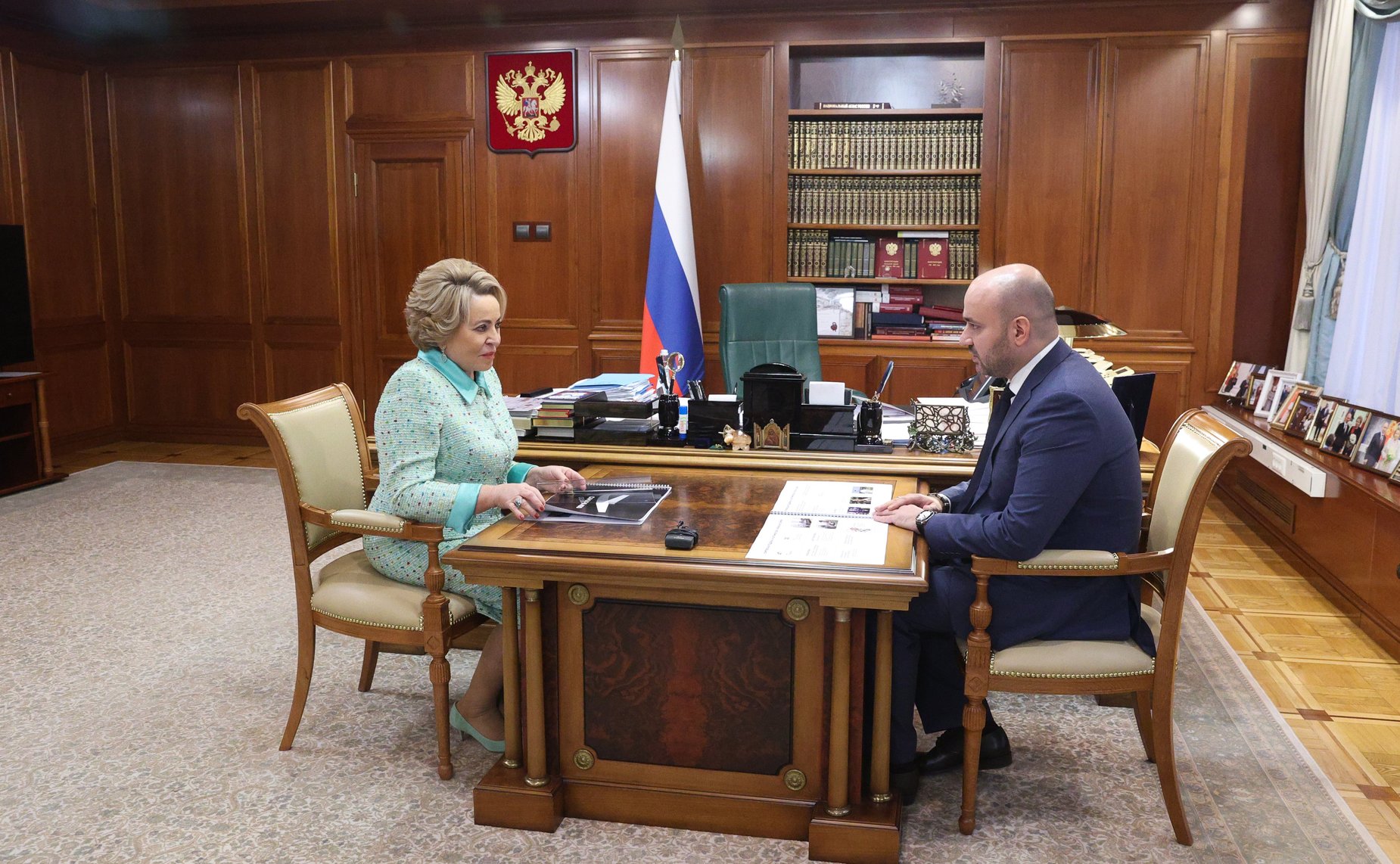 Валентина Матвиенко провела встречу с губернатором Самарской области Вячеславом Федорищевым