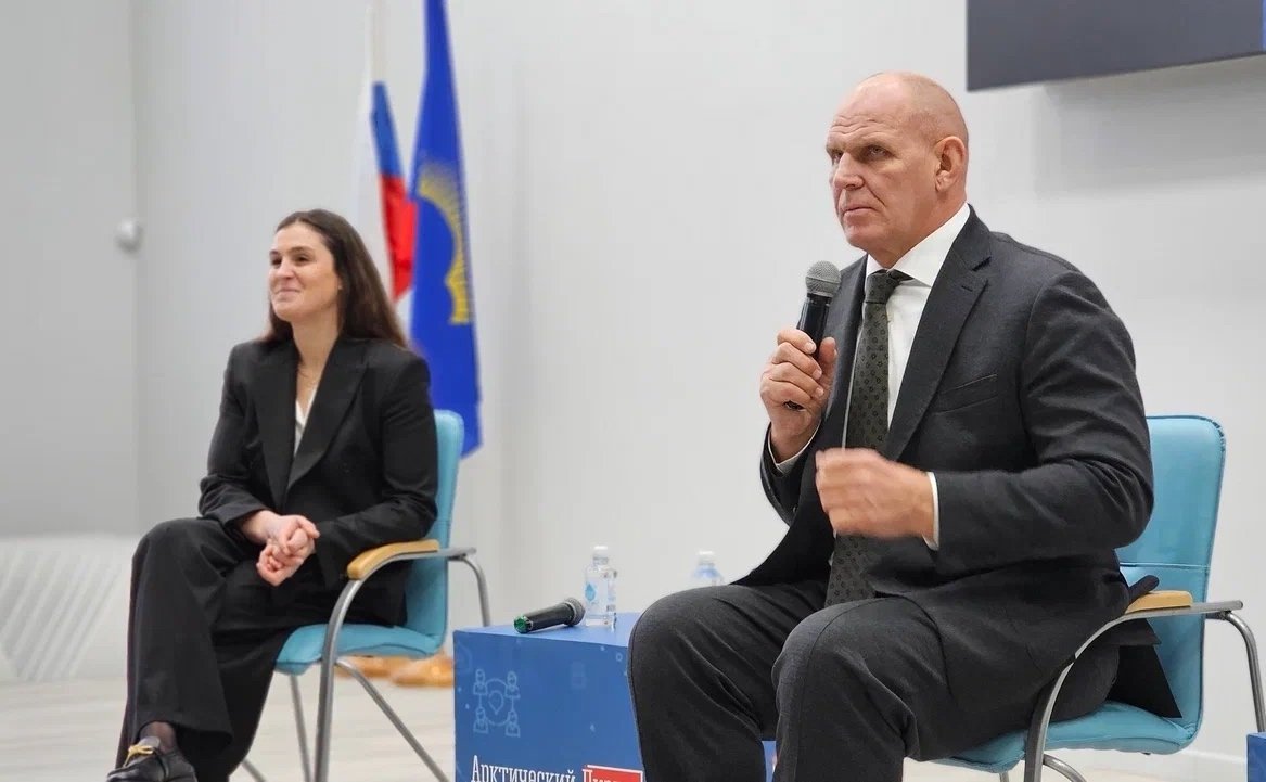 Александр Карелин и Лариса Круглова провели в Мурманском медицинском колледже «Арктический диалог»