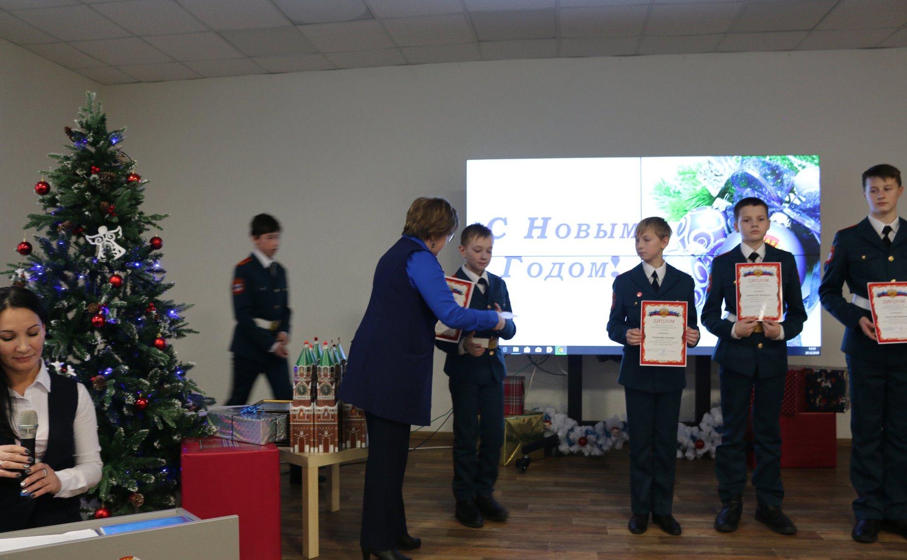 Встреча Юрия Воробьева с кадетами и педагогами образовательного центра «Корабелы Прионежья»