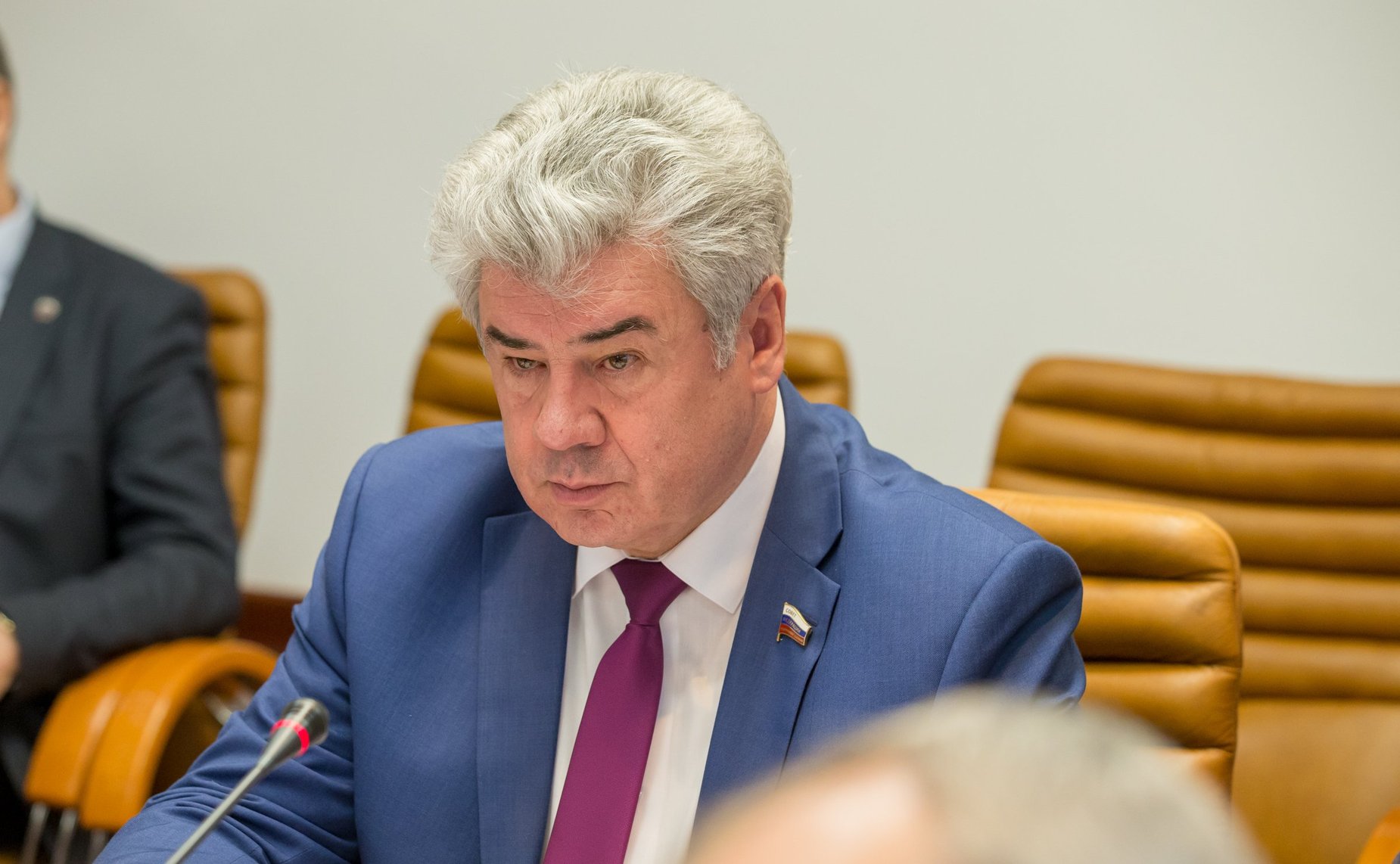 Виктор Бондарев