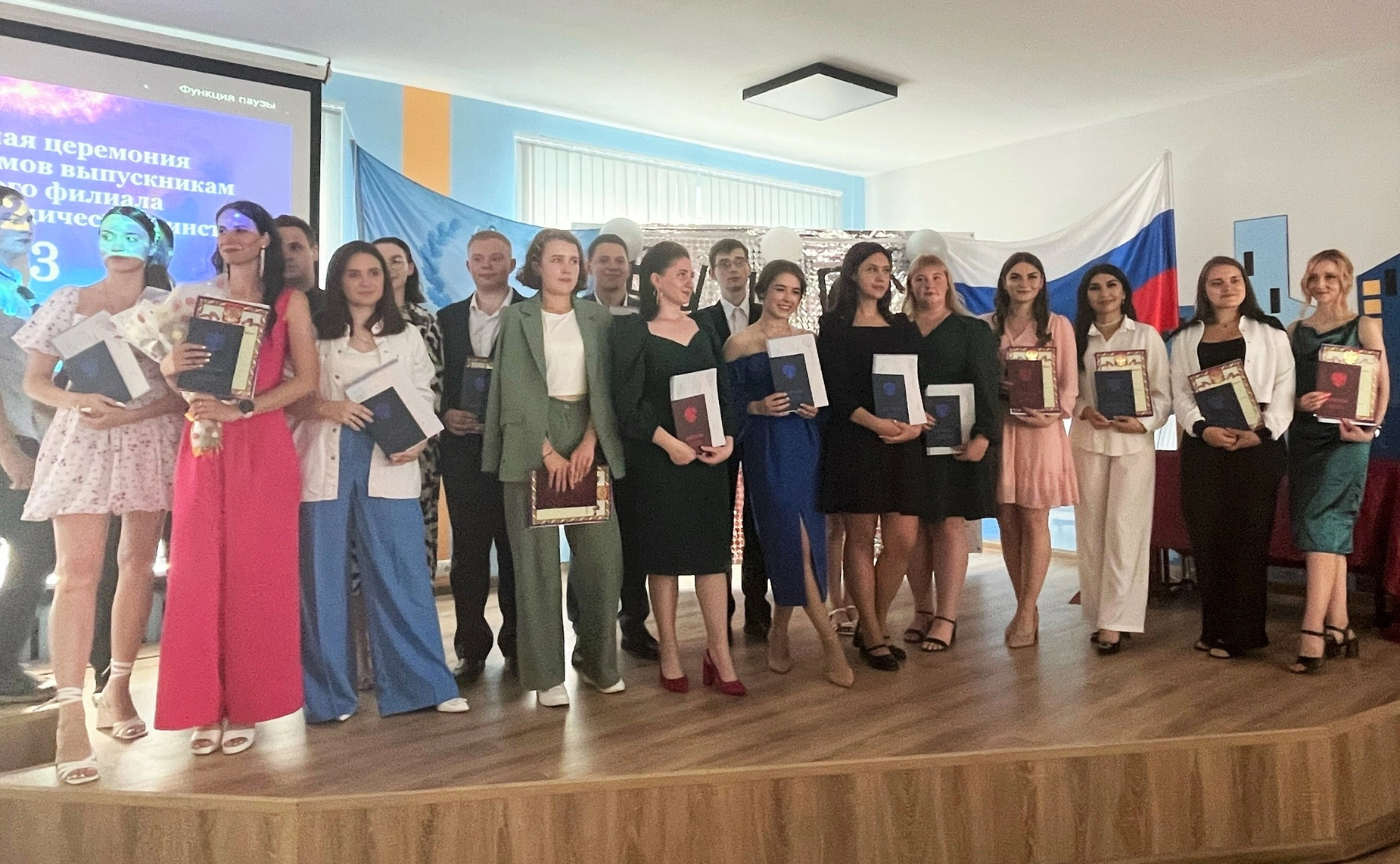 Сенатор Российской Федерации Ирина Кожанова приняла участие в торжественной церемонии вручения дипломов студентам Смоленского филиала Международного юридического института