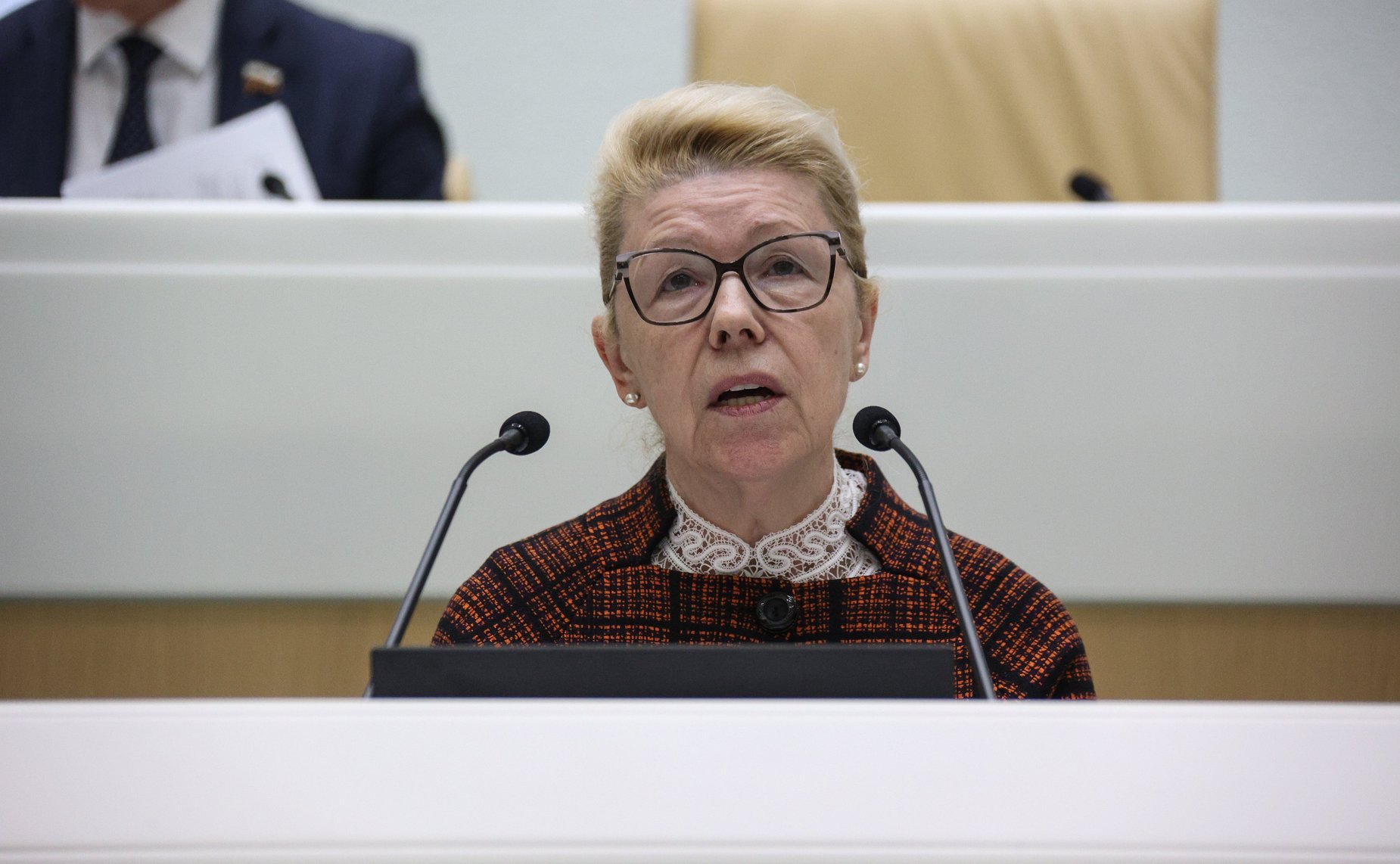 Елена Мизулина