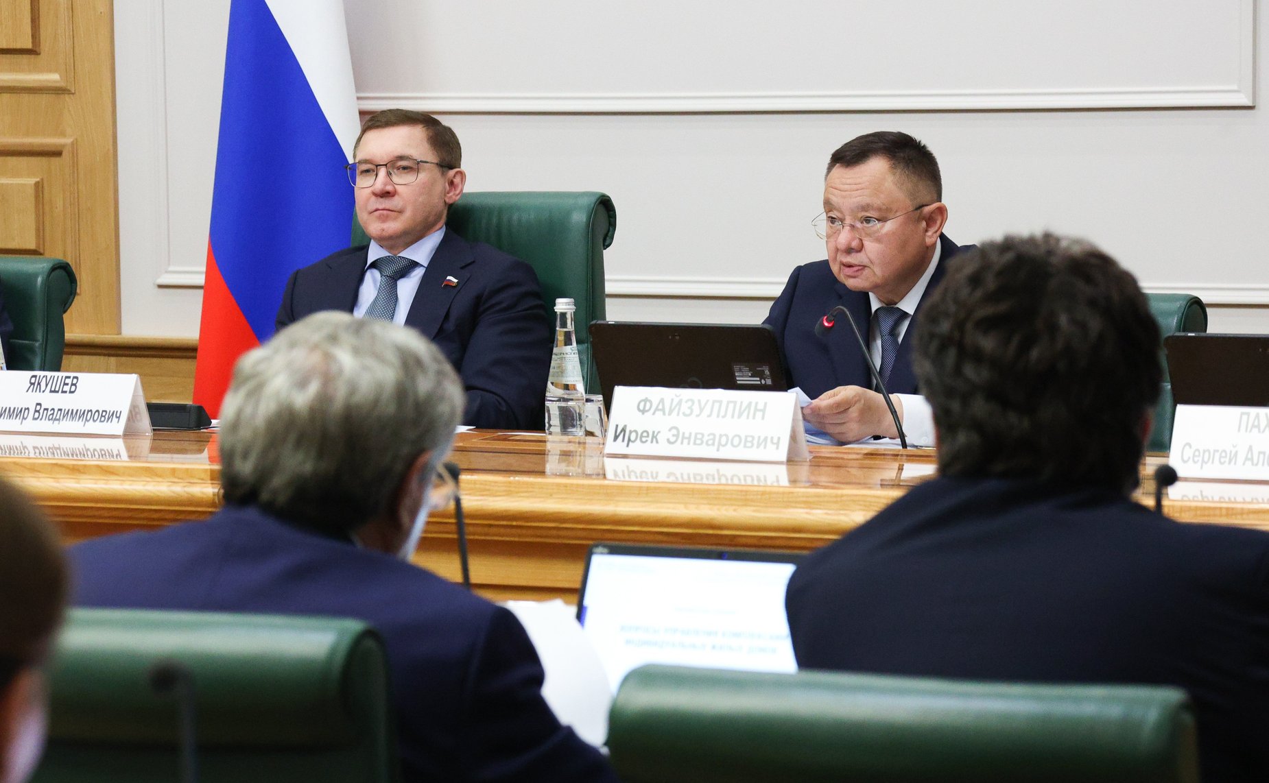 Парламентские слушания на тему «Вопросы управления комплексами индивидуальных жилых домов»