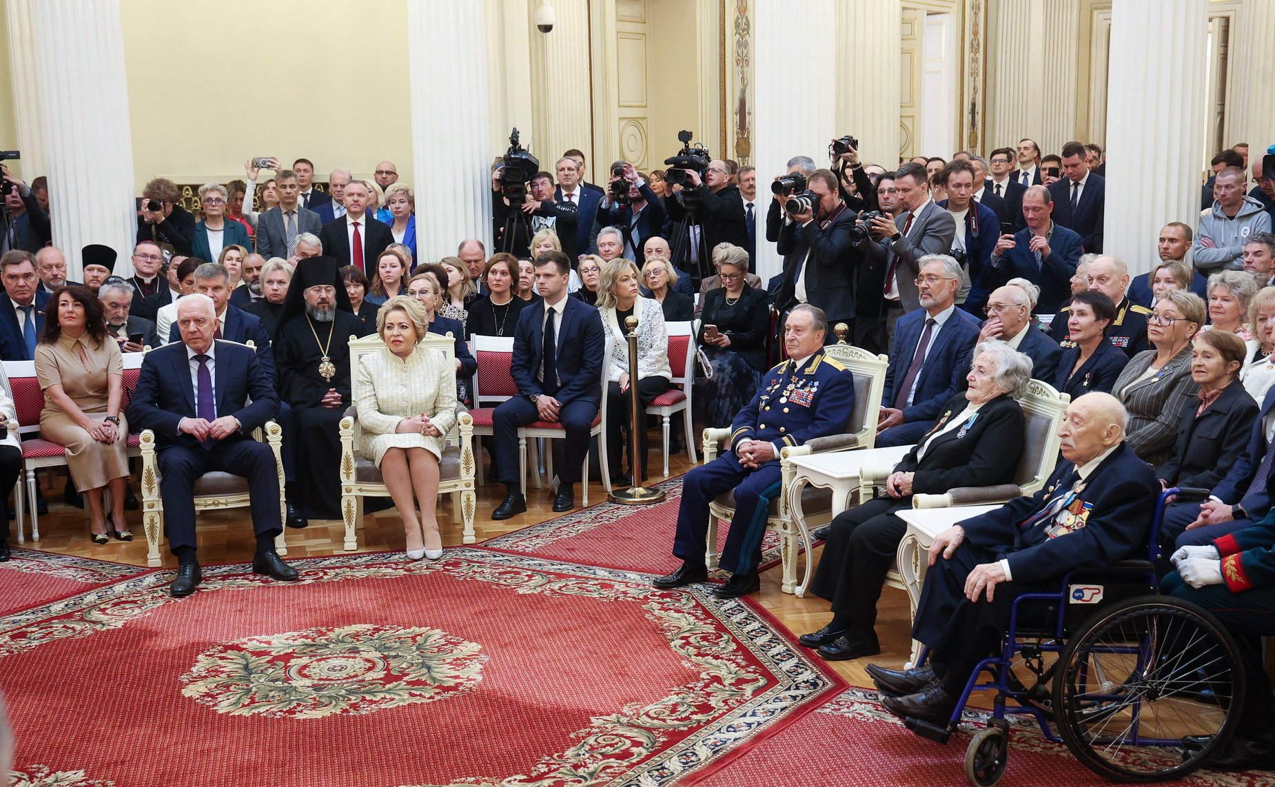 Валентина Матвиенко приняла участие в церемонии вручения знаков отличия «Почетный гражданин Санкт-Петербурга» в Мариинском дворце, посвященных Дню Санкт-Петербурга