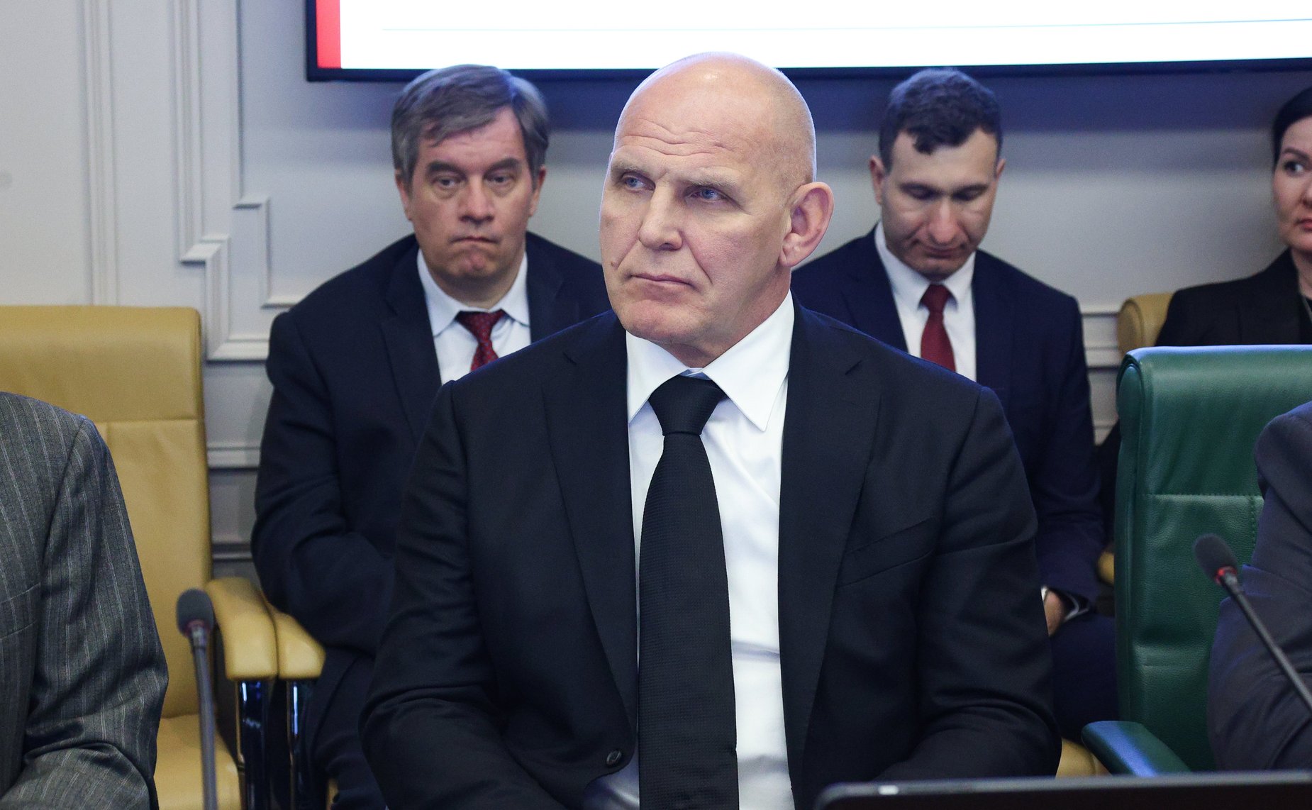 Александр Карелин