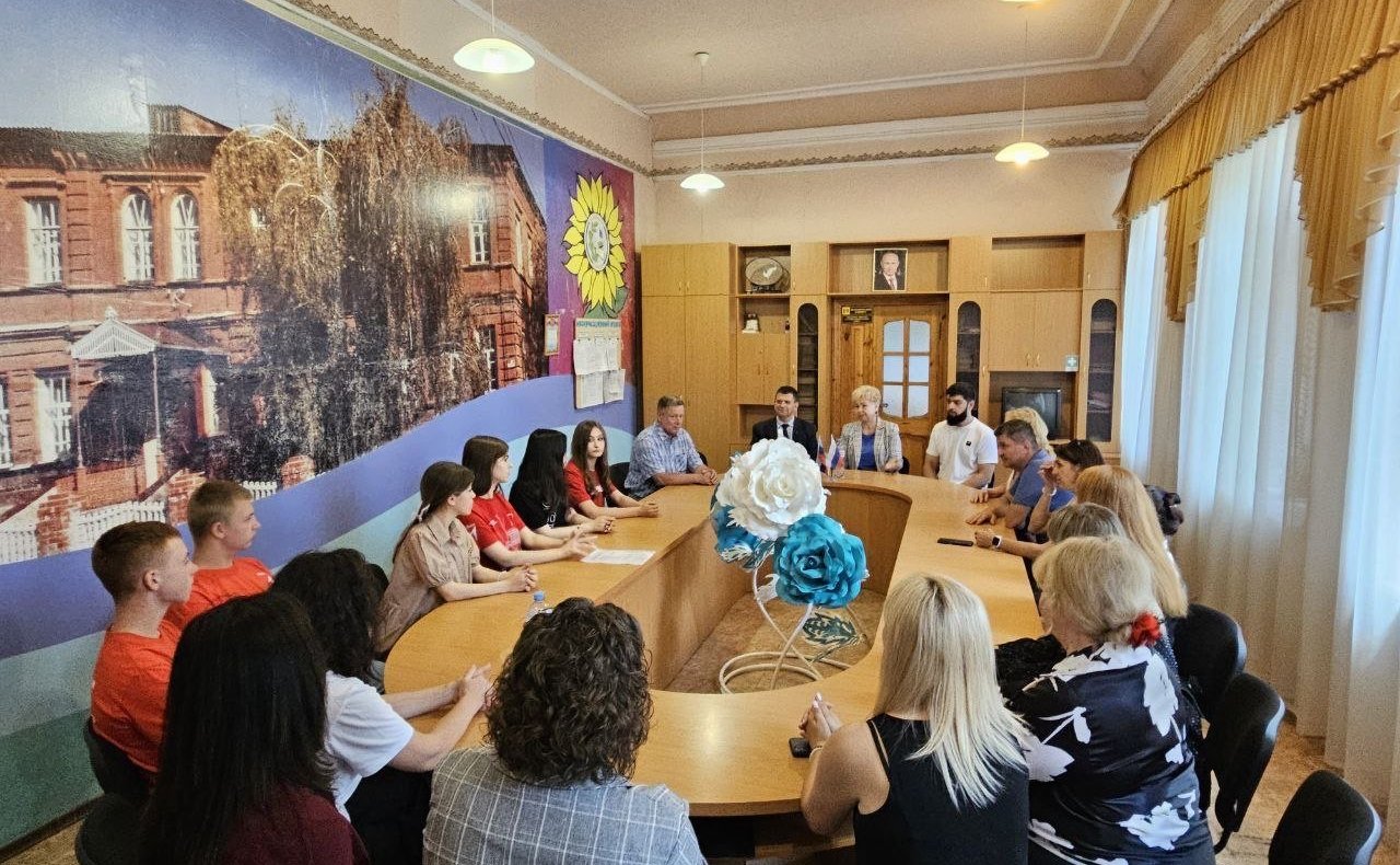 Ольга Бас посетила старобельские школы № 1 и № 3 ЛНР